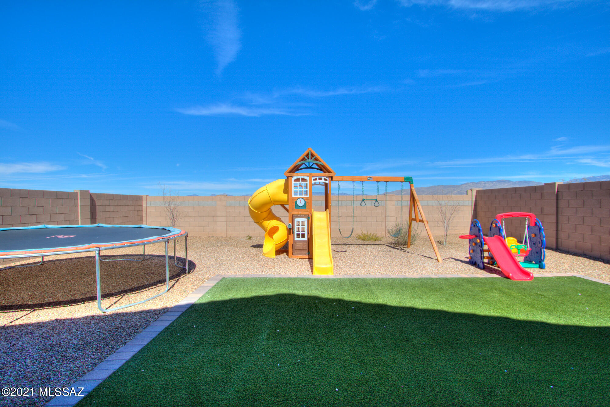 Vista Del Lago Norte SQ20140780198 - Residential