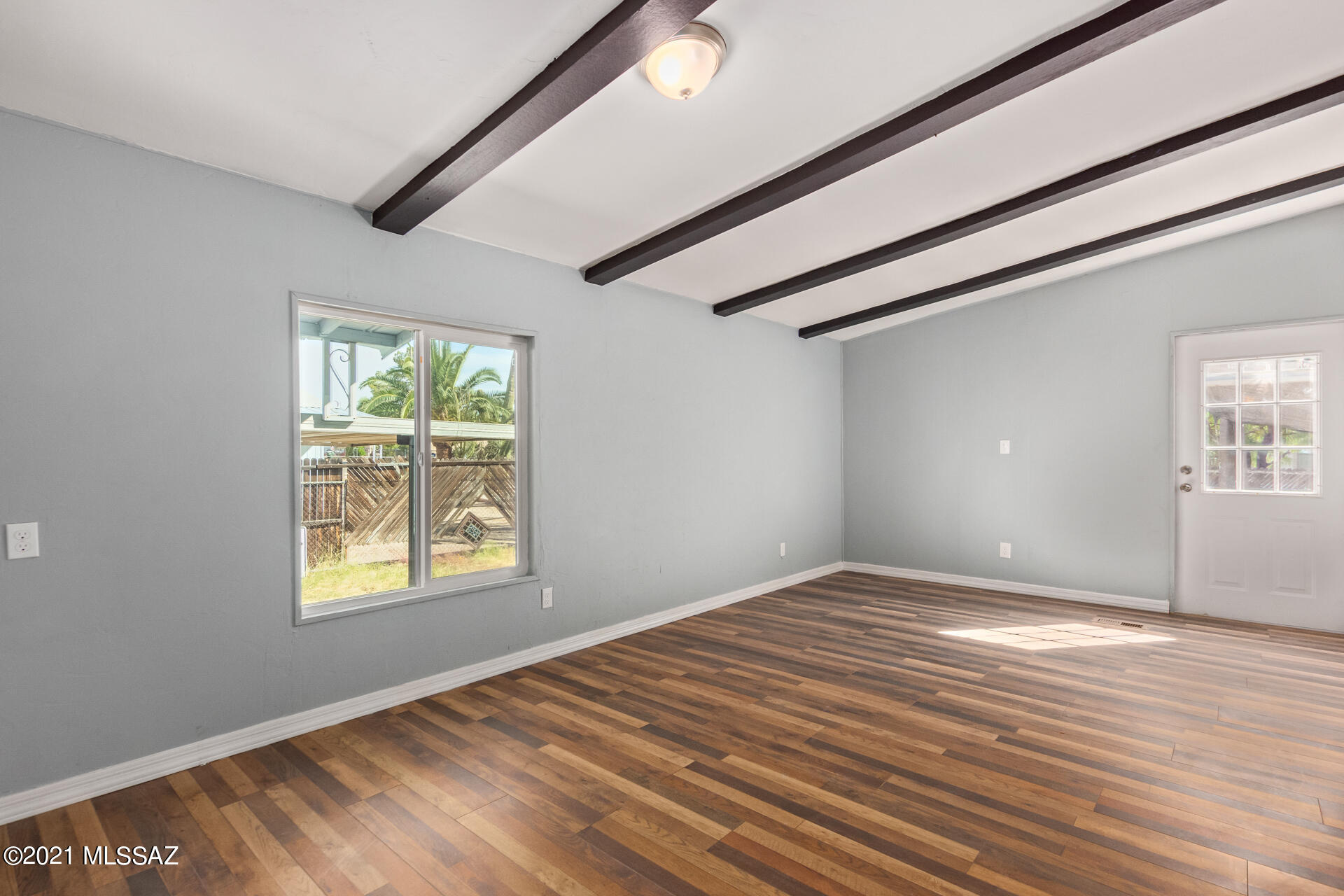 RANGE PRICED $200,000 - $220,000 Wow! Incredible opportunity! This single level home is now on the market. Located near schools, shopping spots, & restaurants. Discover an inviting interior w/wood-look floors, soothing palette, & exposed beams. Cook your favorite meals in the well-kept kitchen featuring plenty of cabinet space, granite counters, & breakfast bar. The main bedroom has a private bathroom for added comfort. Every bedroom has plush carpet. This backyard offers a workshop & so much potential to transform this into a beautiful landscape. You will surely fall in love with the mountain views! Make this gem yours before it's too late!