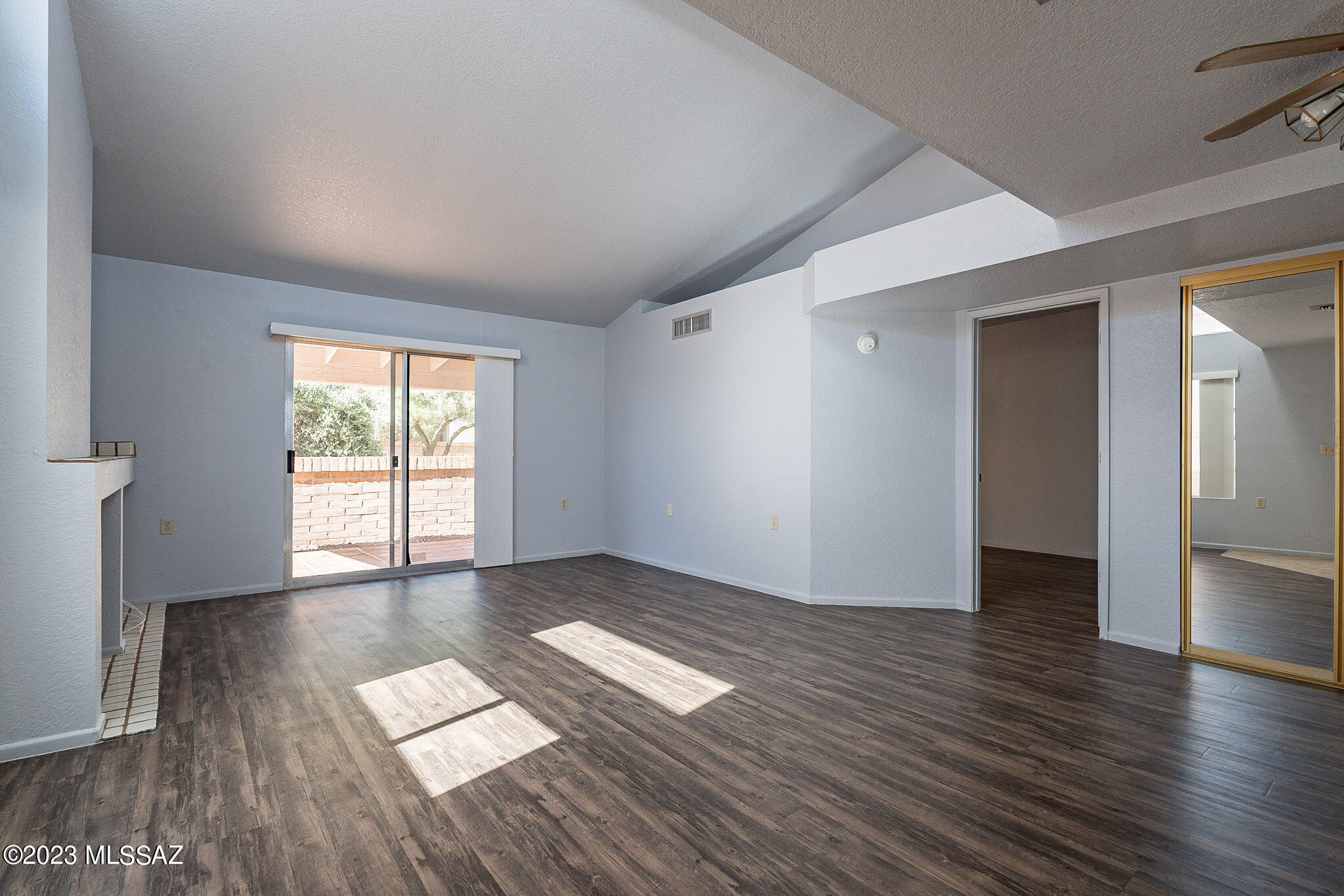 Colonia De Los Alamos - Springpointe - Residential