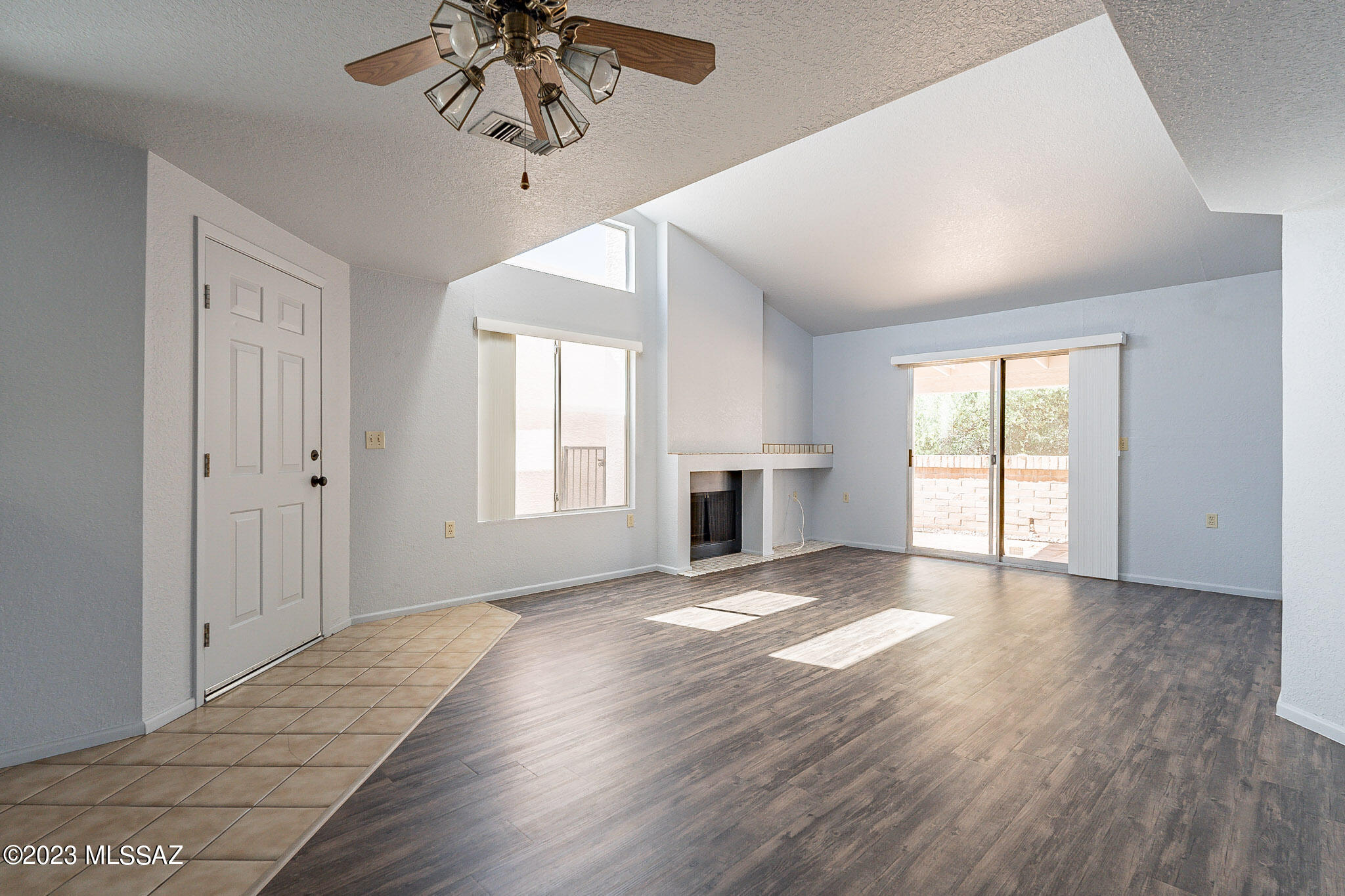 Colonia De Los Alamos - Springpointe - Residential