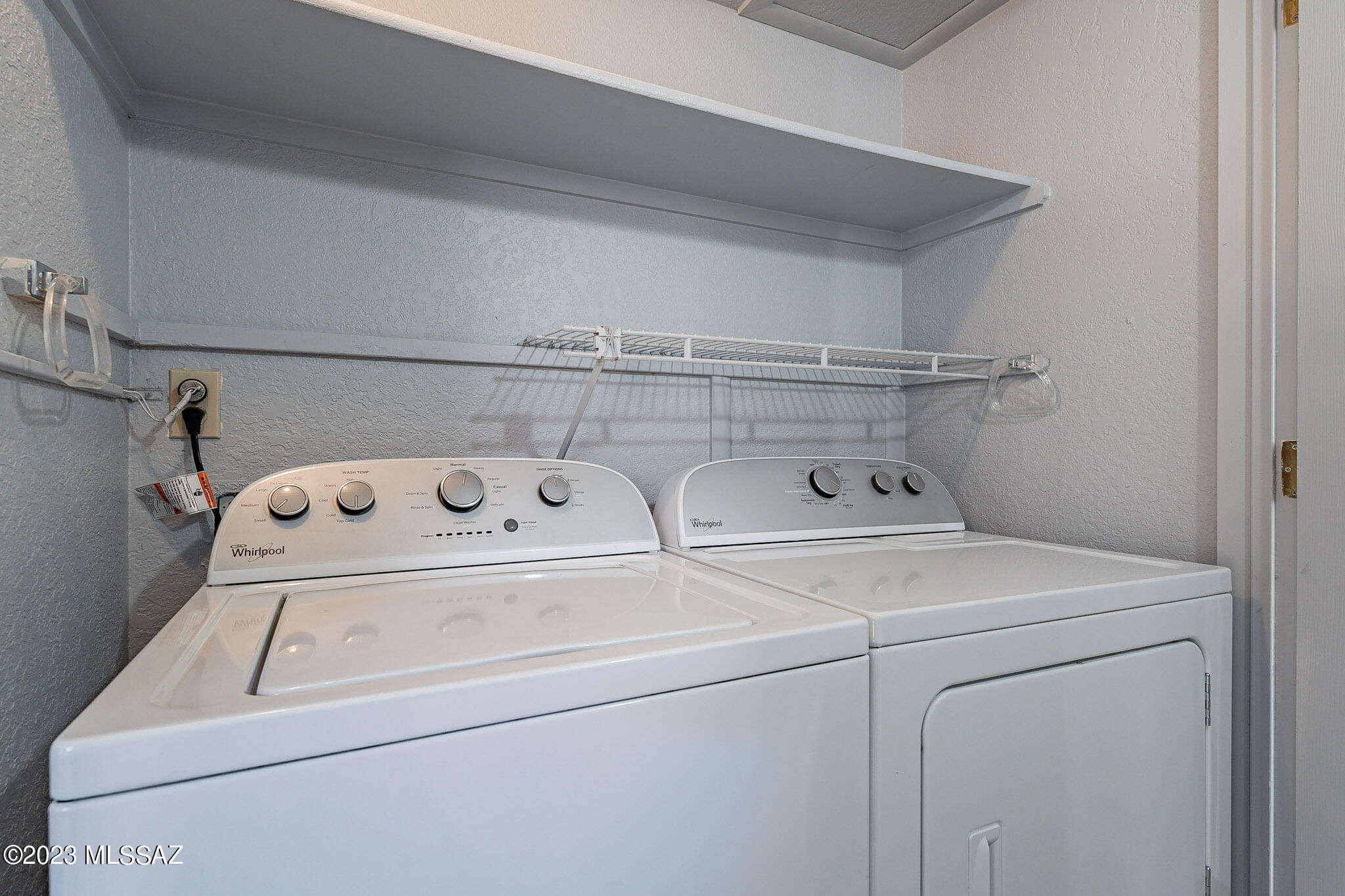 Colonia De Los Alamos - Springpointe - Residential