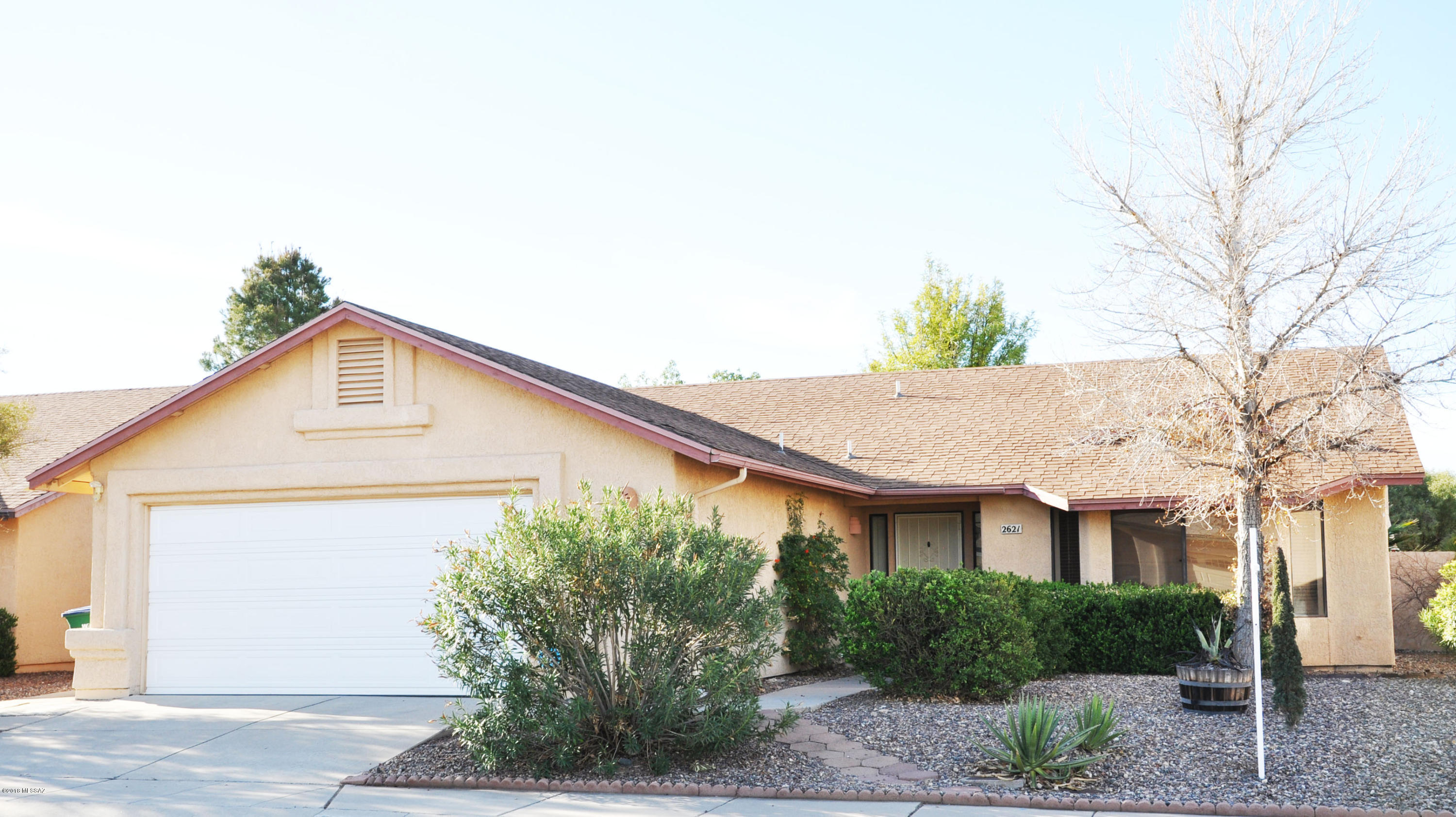 Priced to sell is this single 3 bedroom, 2 bath plus a den home. It is conveniently located near grocery stores, schools, Arthur Pack and the outlet mall off Twin Peaks. This home is ready for your personal touch to make it a home sweet home! A must see!