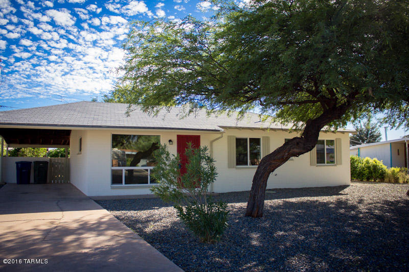 From the moment you pull up, you’ll love this quaint home.  Newly remodeled, including dual pane windows. Move-in ready!  Large back yard with laundry room, mature trees and plenty of space for family and entertaining.  Fantastic home layout with front entry opening to great room, dining and kitchen.  Go take a look and fall in love!