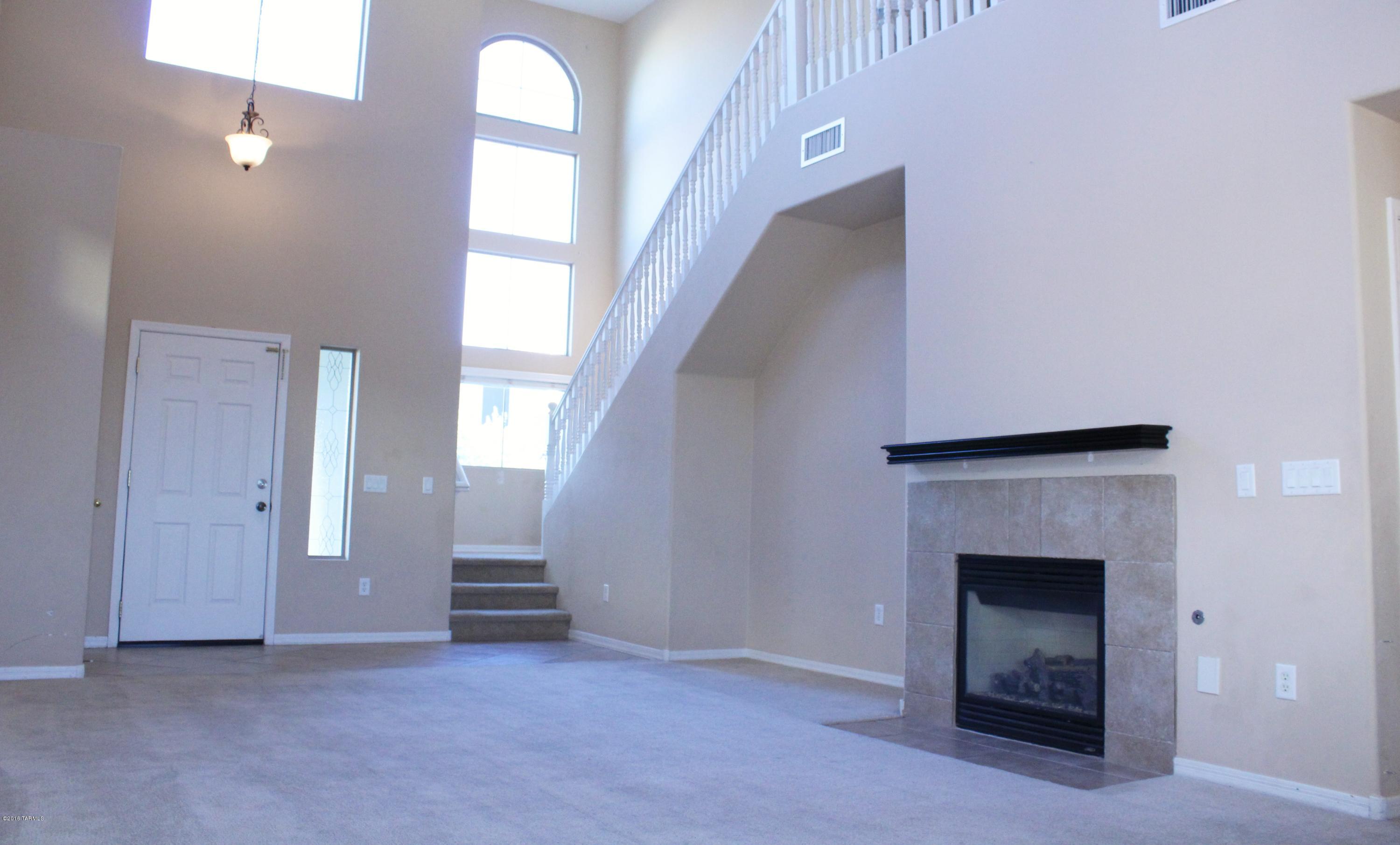 Presidio De Cancion (1-200) - Residential