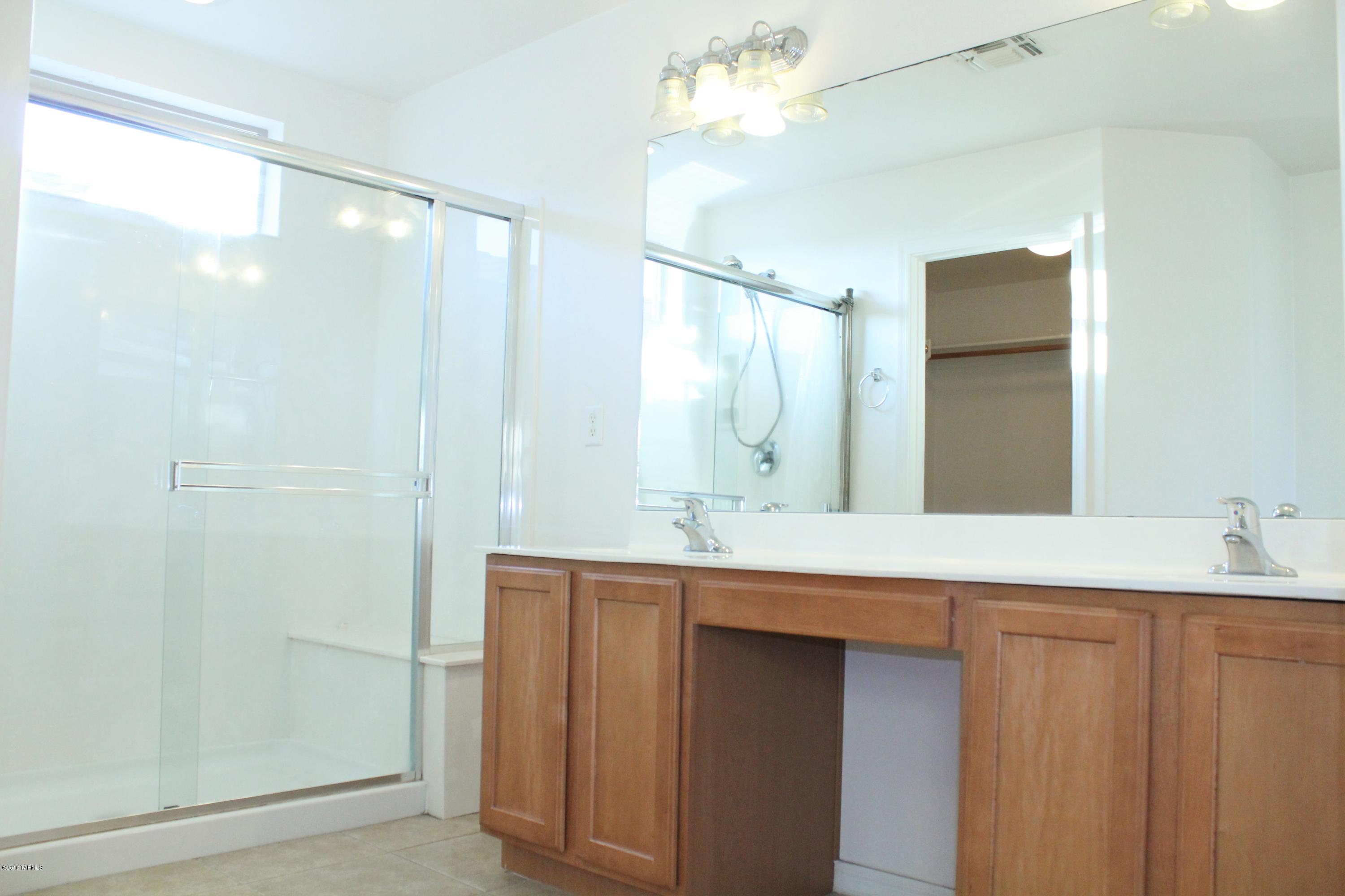 Presidio De Cancion (1-200) - Residential