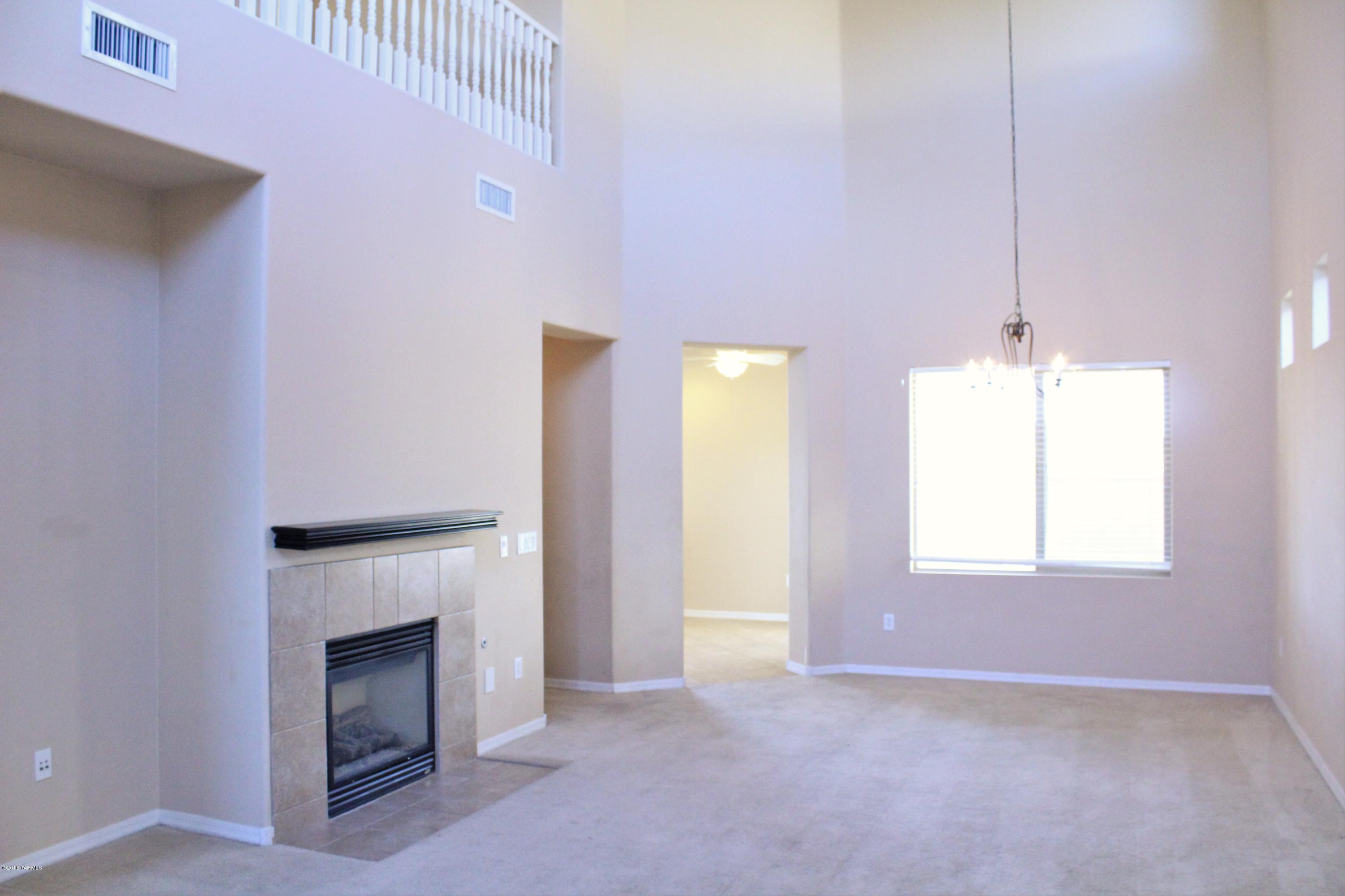 Presidio De Cancion (1-200) - Residential