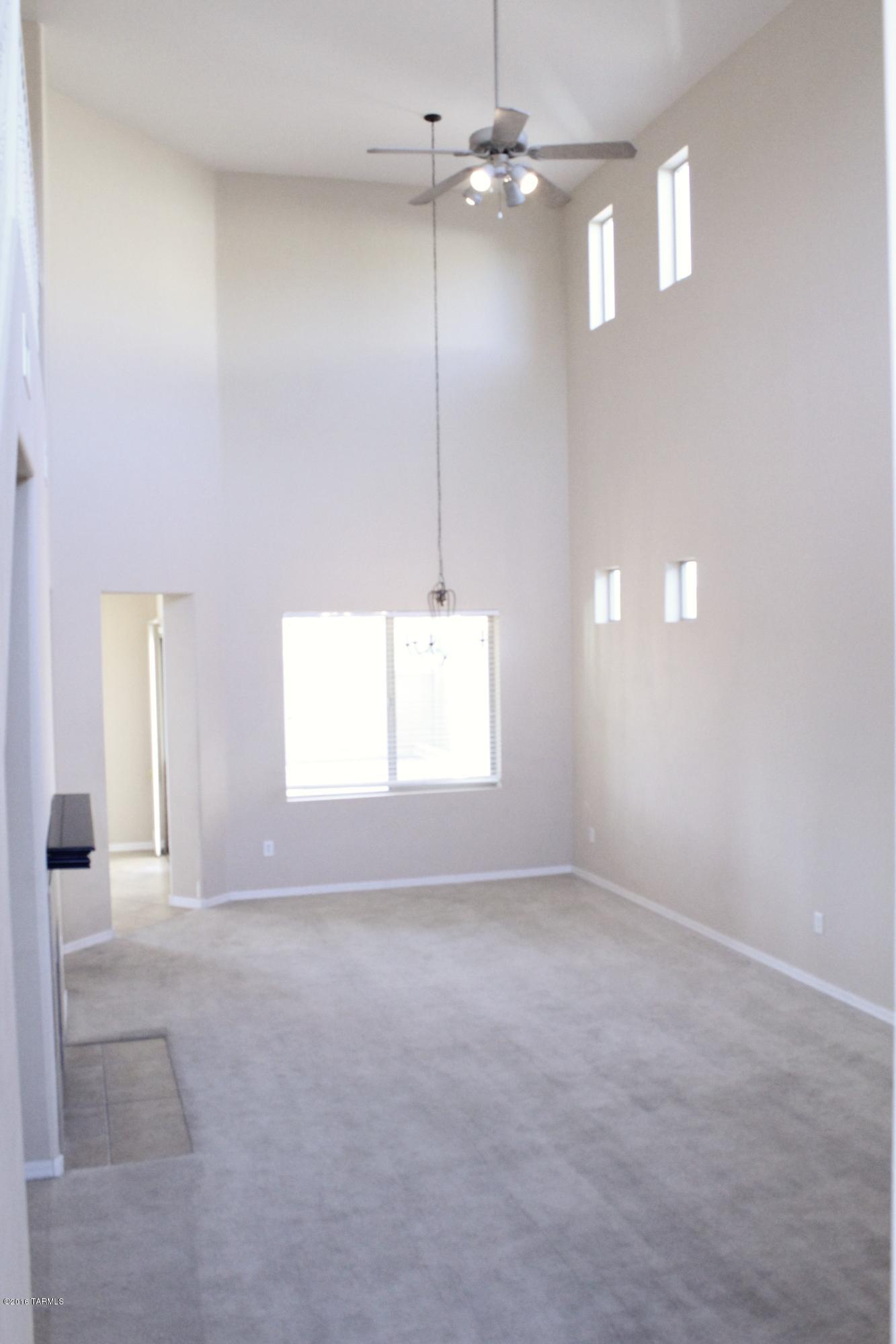 Presidio De Cancion (1-200) - Residential