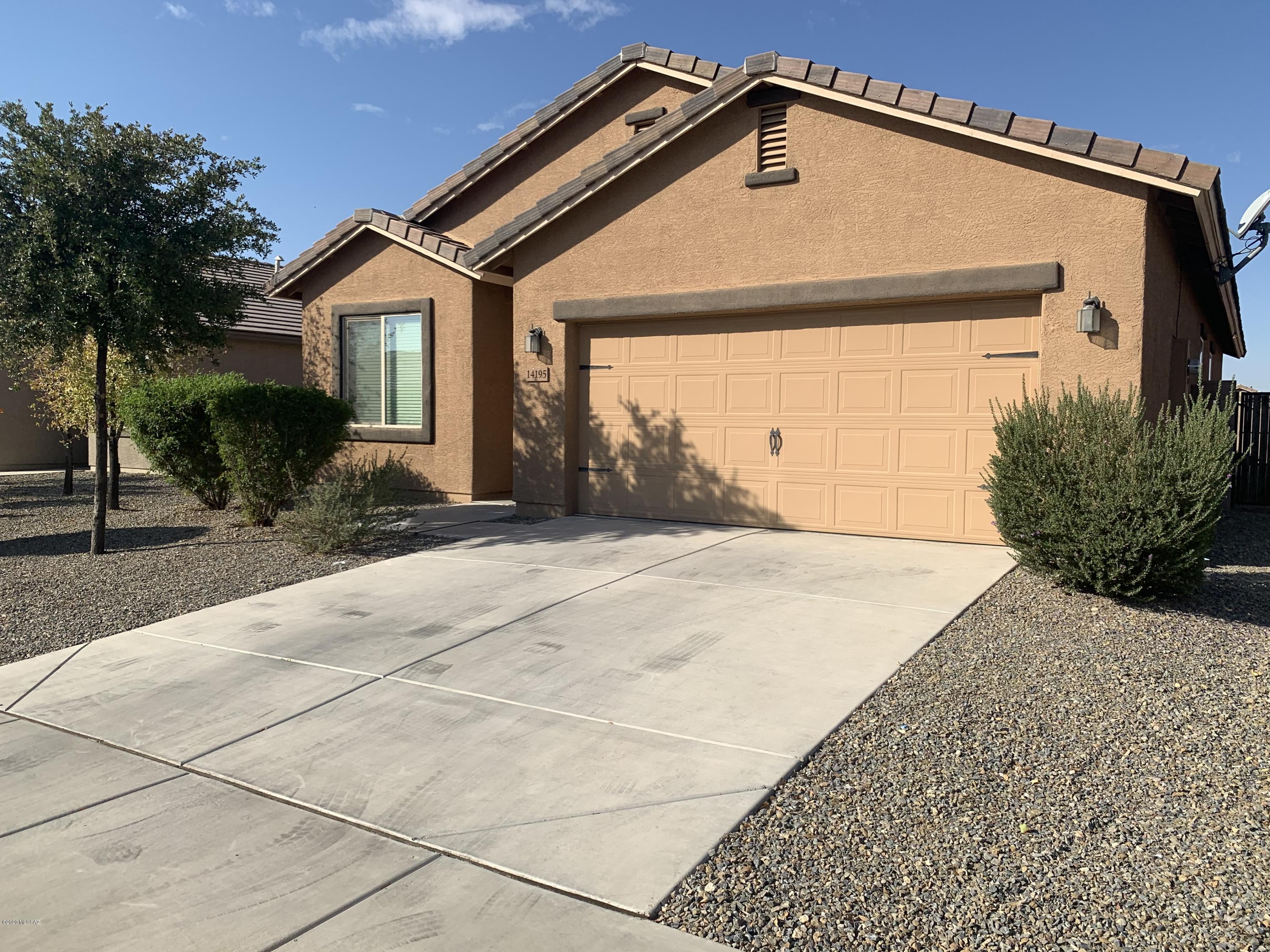 Move In Ready ... Spacious split plan  featuring granite kitchen countertops, upgraded cabinets with crown molding and 18 x 18 inch tile in all the right places!  Soaring 9 foot ceilings, loads of storage and an oversized gate to the backyard! Covered Patio to relax and enjoy.