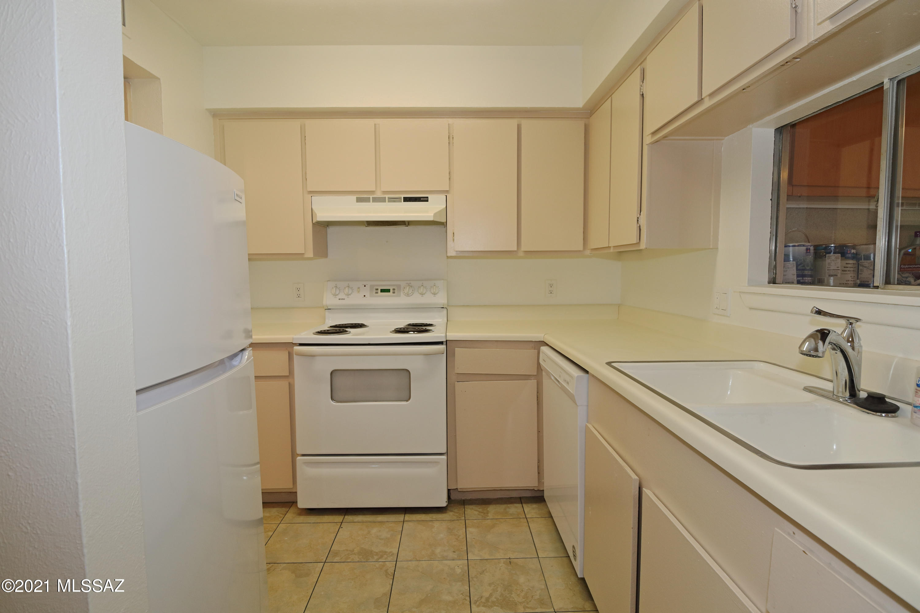 Las Colinas Condominiums - Residential