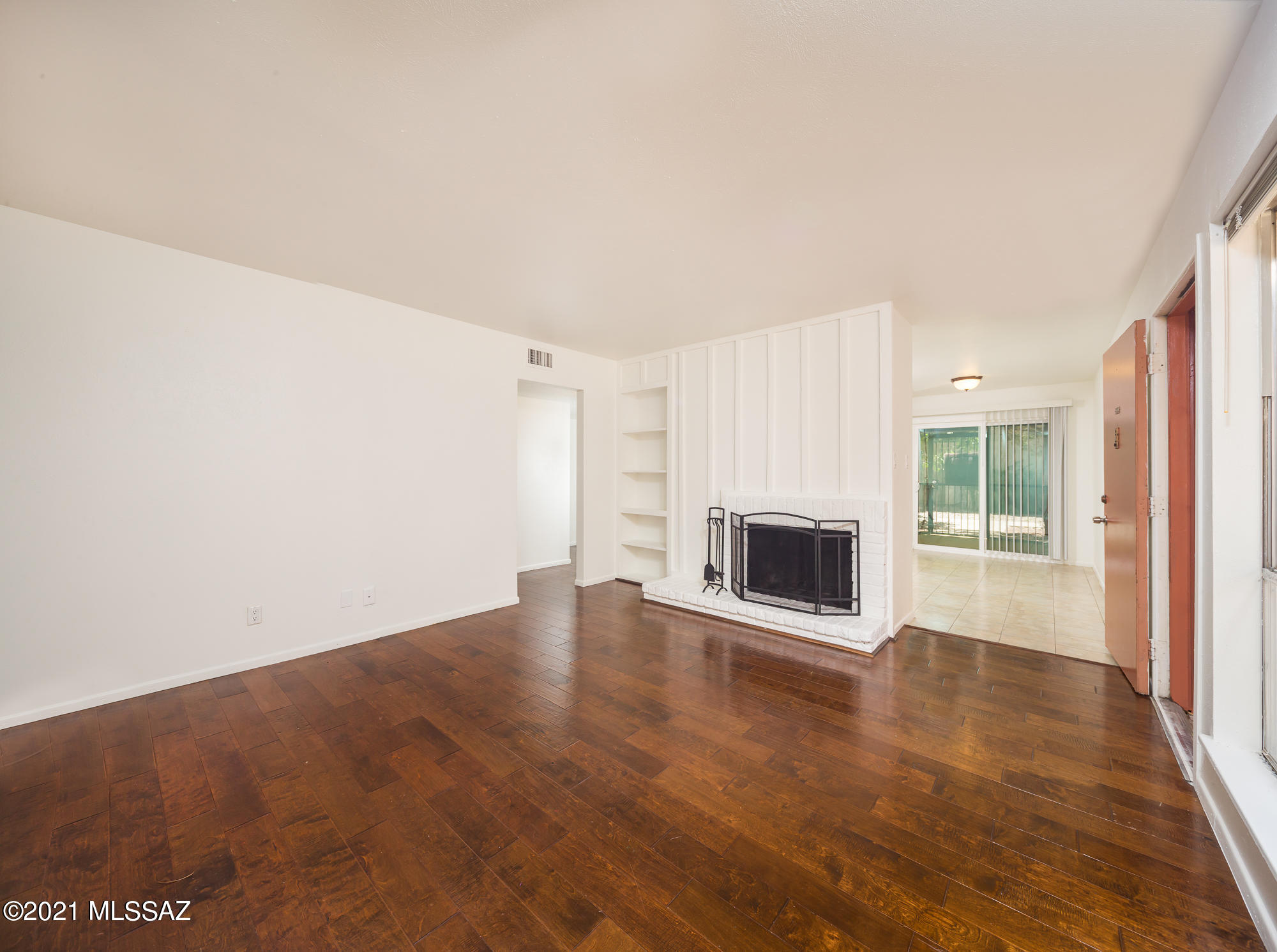 Las Colinas Condominiums - Residential