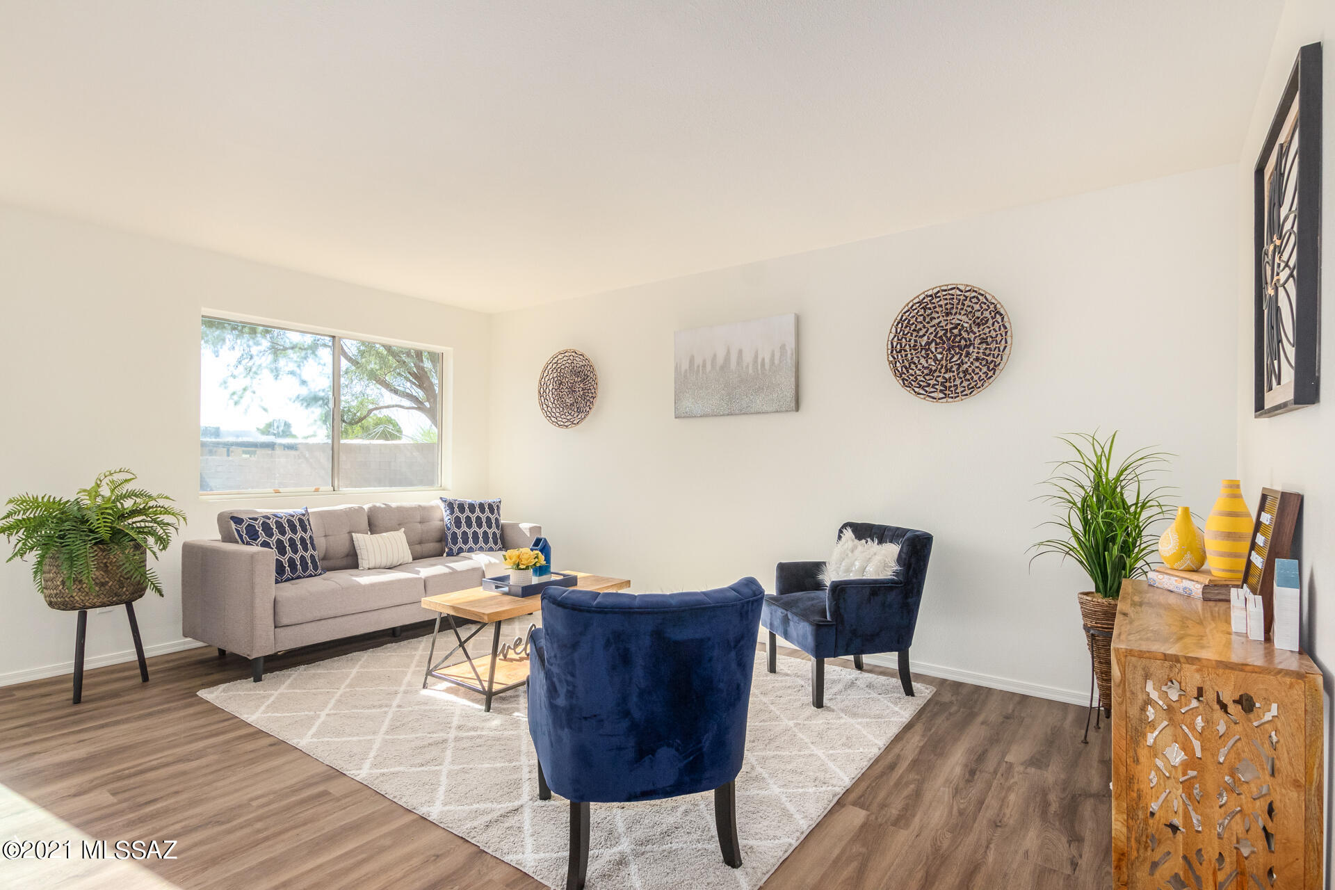 Broadway East (1-112) - Residential