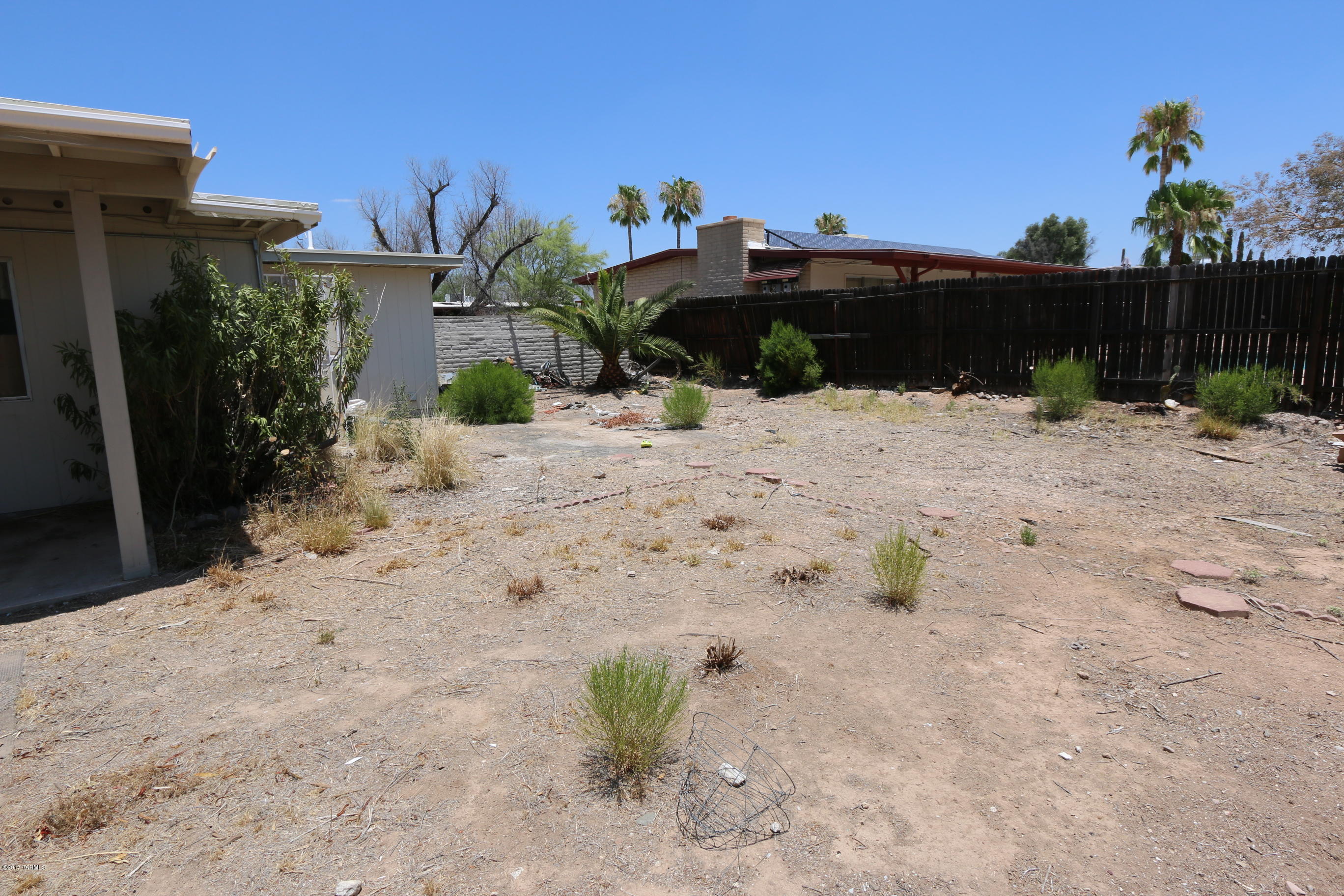 Broadway East (254-390) - Residential