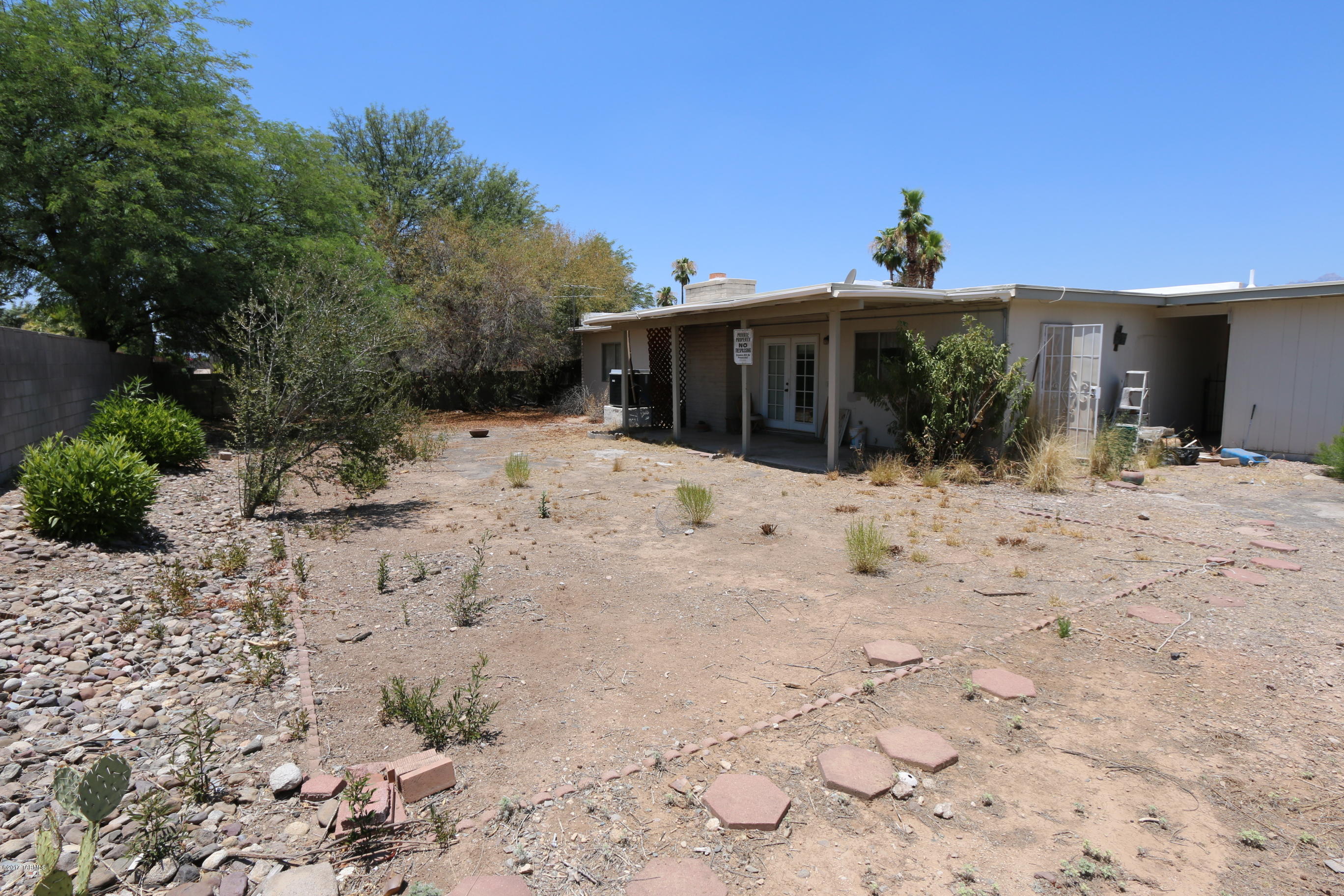 Broadway East (254-390) - Residential