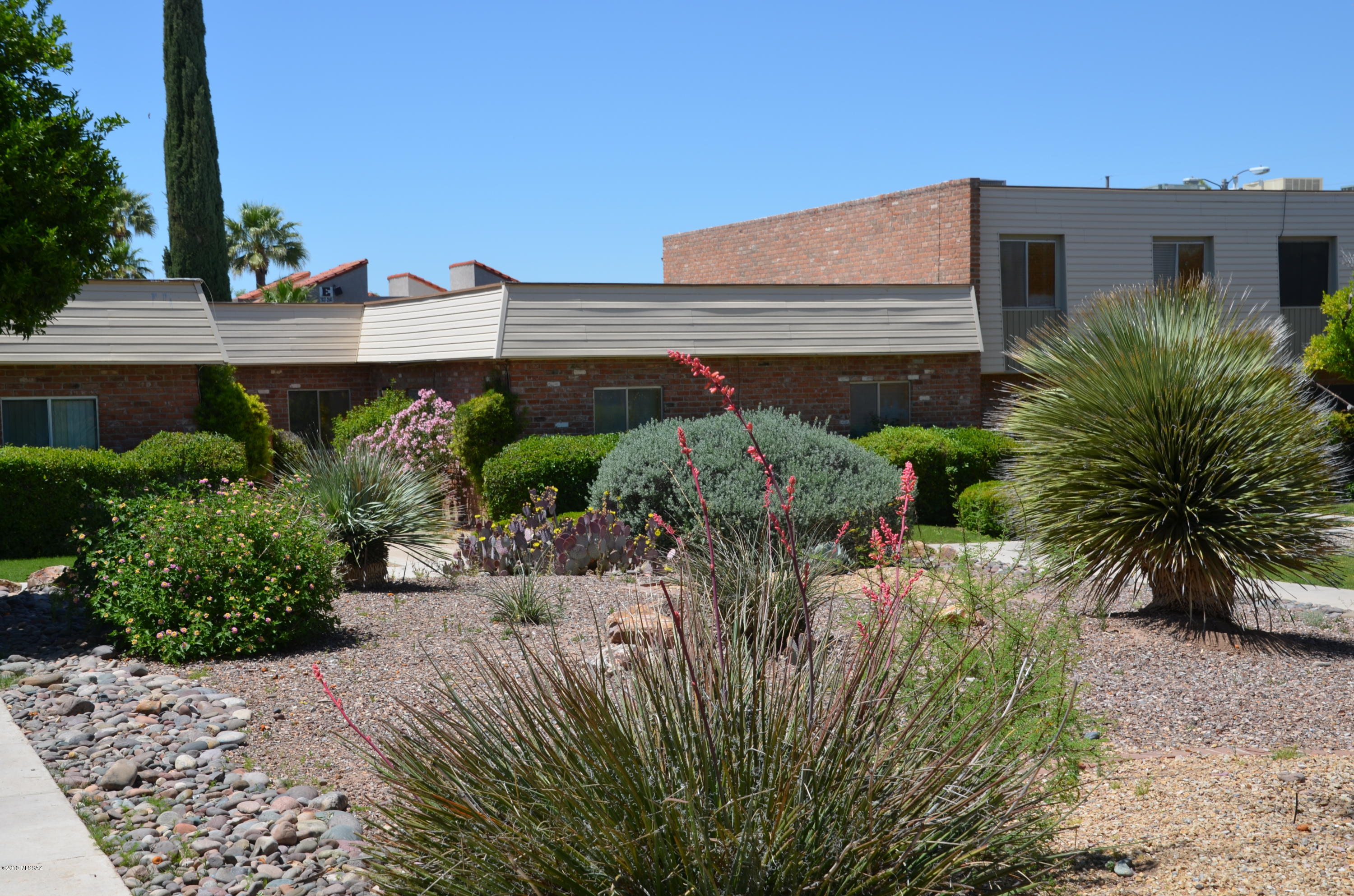Eastern Hills Townhouses (1-25) - Residential