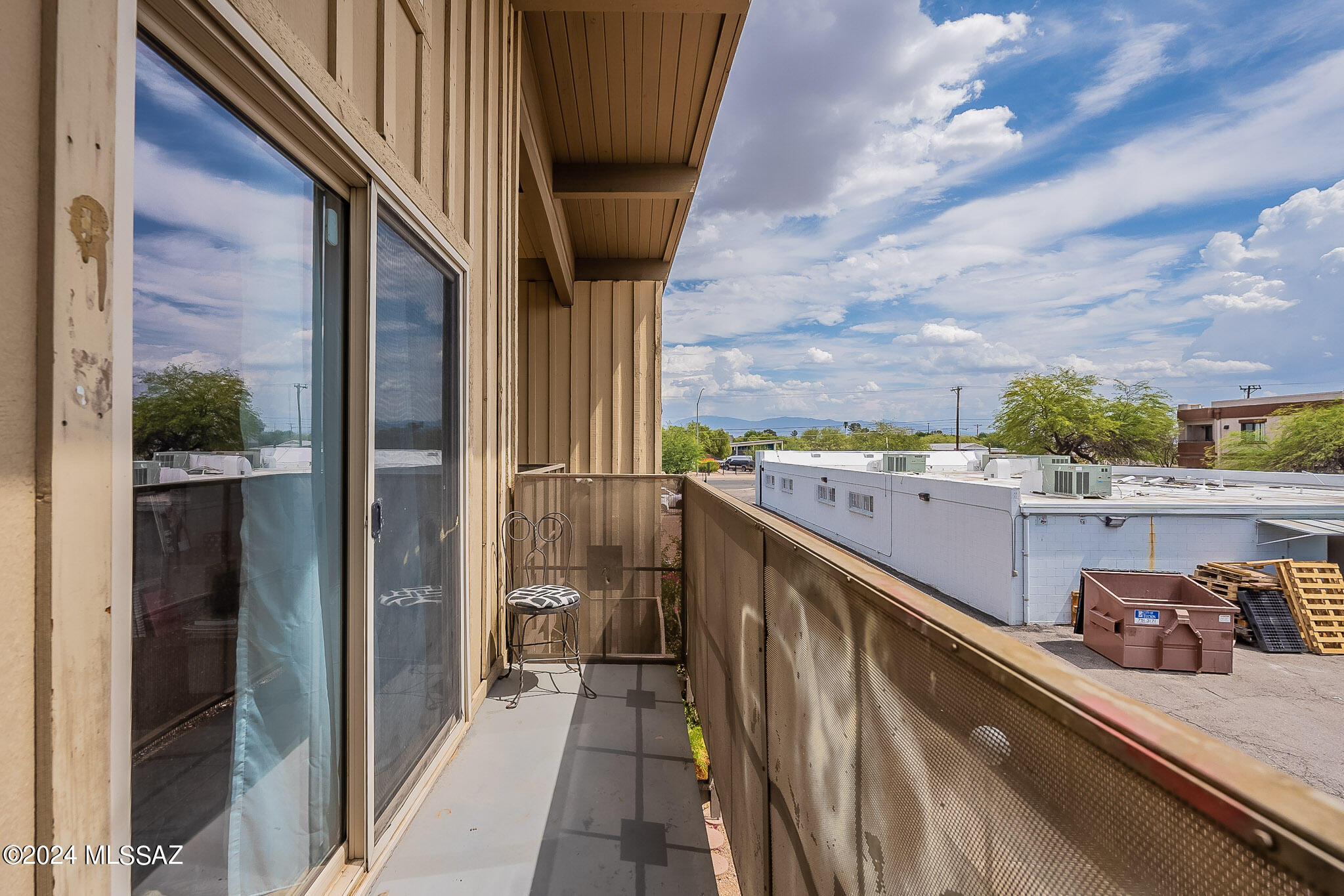 Royal Alvernon Condos. - Residential