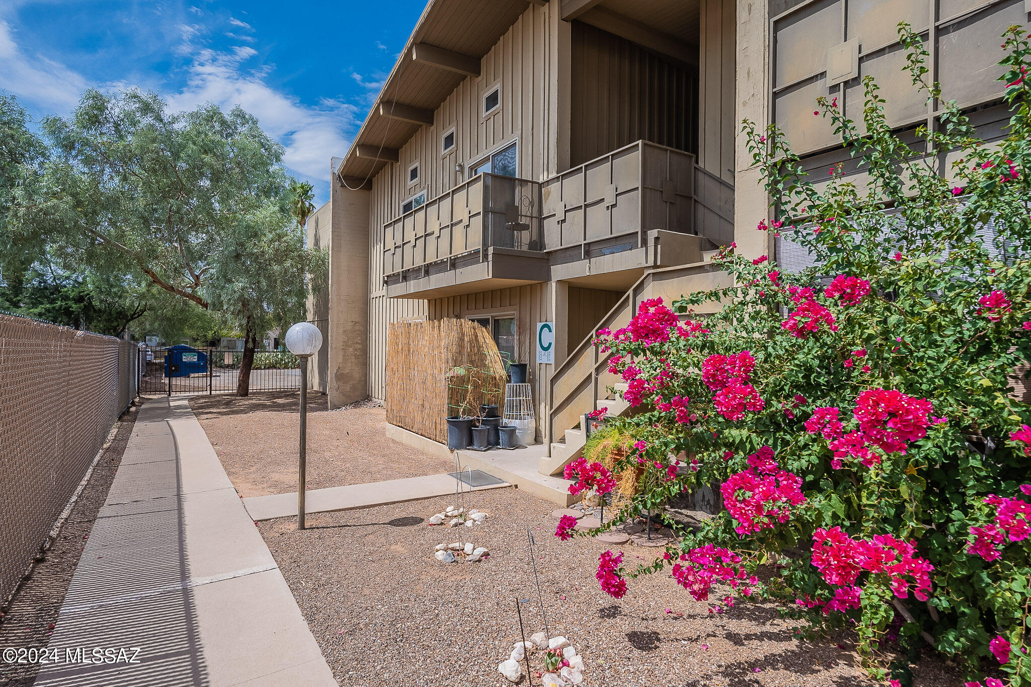 Royal Alvernon Condos. - Residential