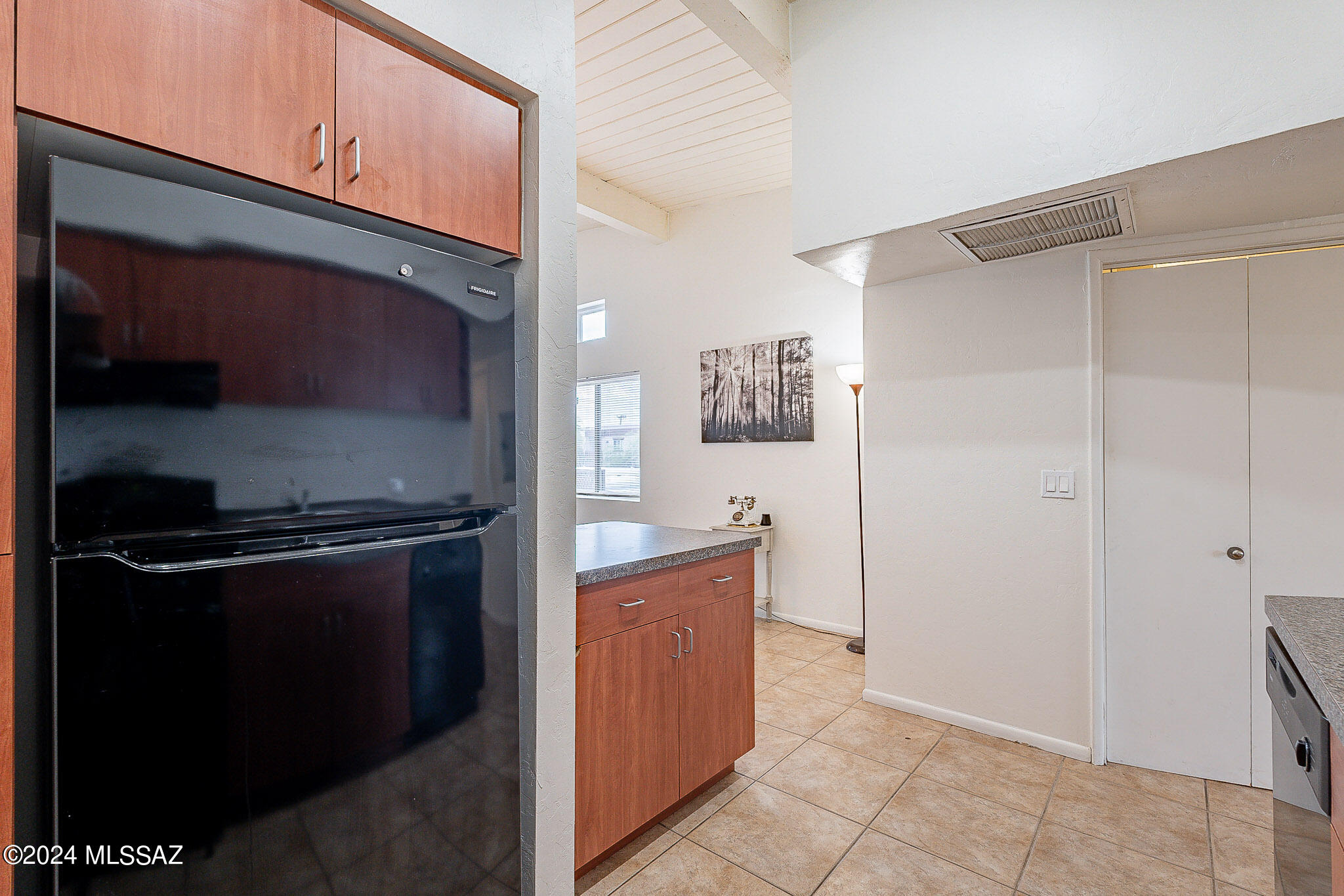 Royal Alvernon Condos. - Residential
