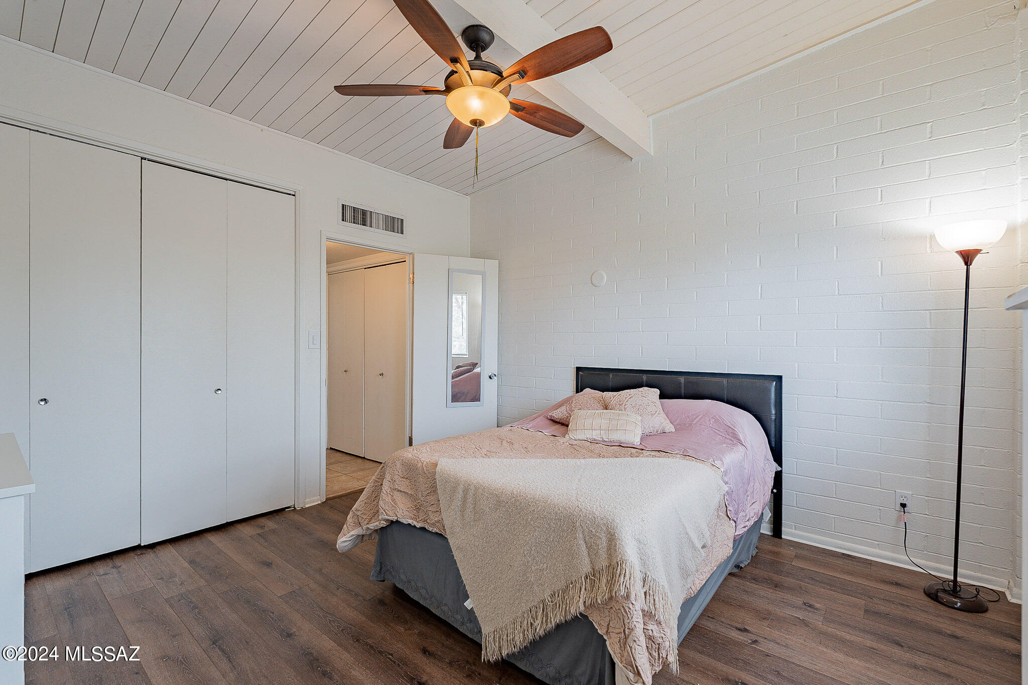 Royal Alvernon Condos. - Residential