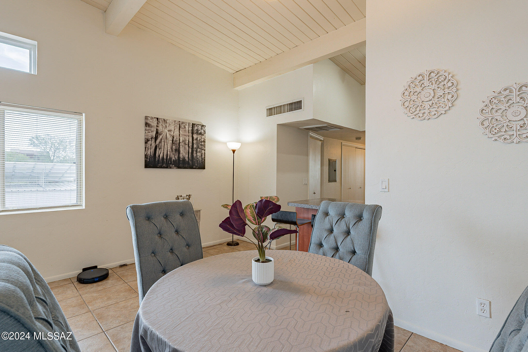 Royal Alvernon Condos. - Residential
