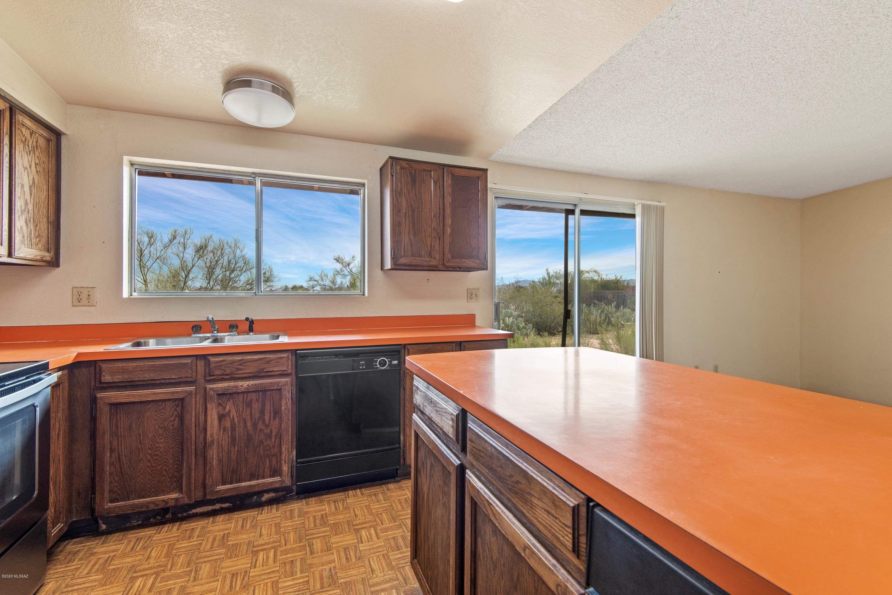 Casas Adobes Estates (650-760) - Residential