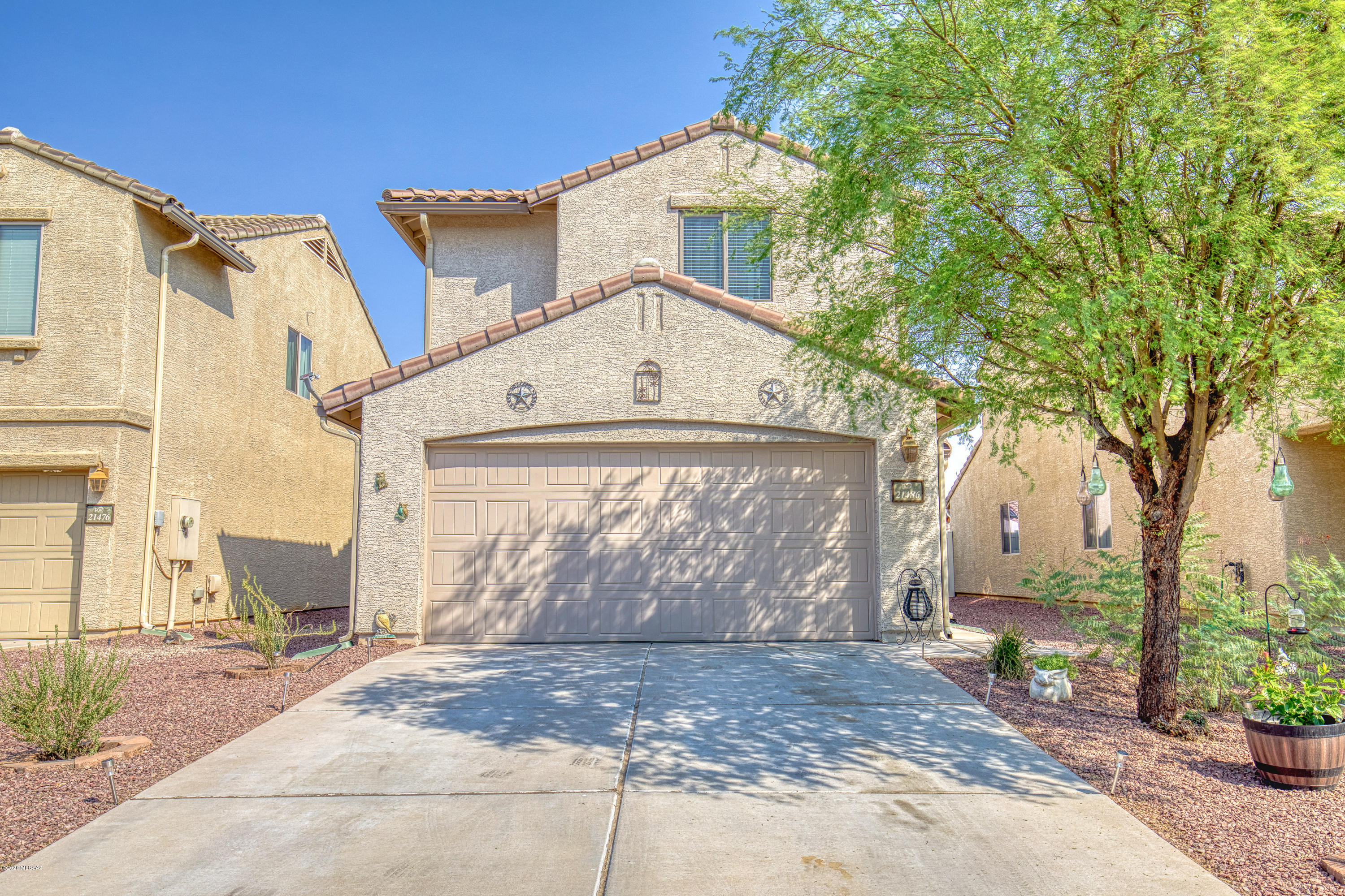 Come view this beautiful PULTE home in Red Rock! 3 bedrooms, 2.5 baths,  tile throughout except the bedrooms. Roomy
tiled kitchen has ample cabinet space, and beautiful breakfast nook to enjoy your morning cup of coffee. Laundry upstairs, half a bath downstairs, two car garage.
HOA amenities include Pool, Basketball Court,Skate Park,Children Playground and Baseball fields. Great value on this peaceful community of Pulte homes.