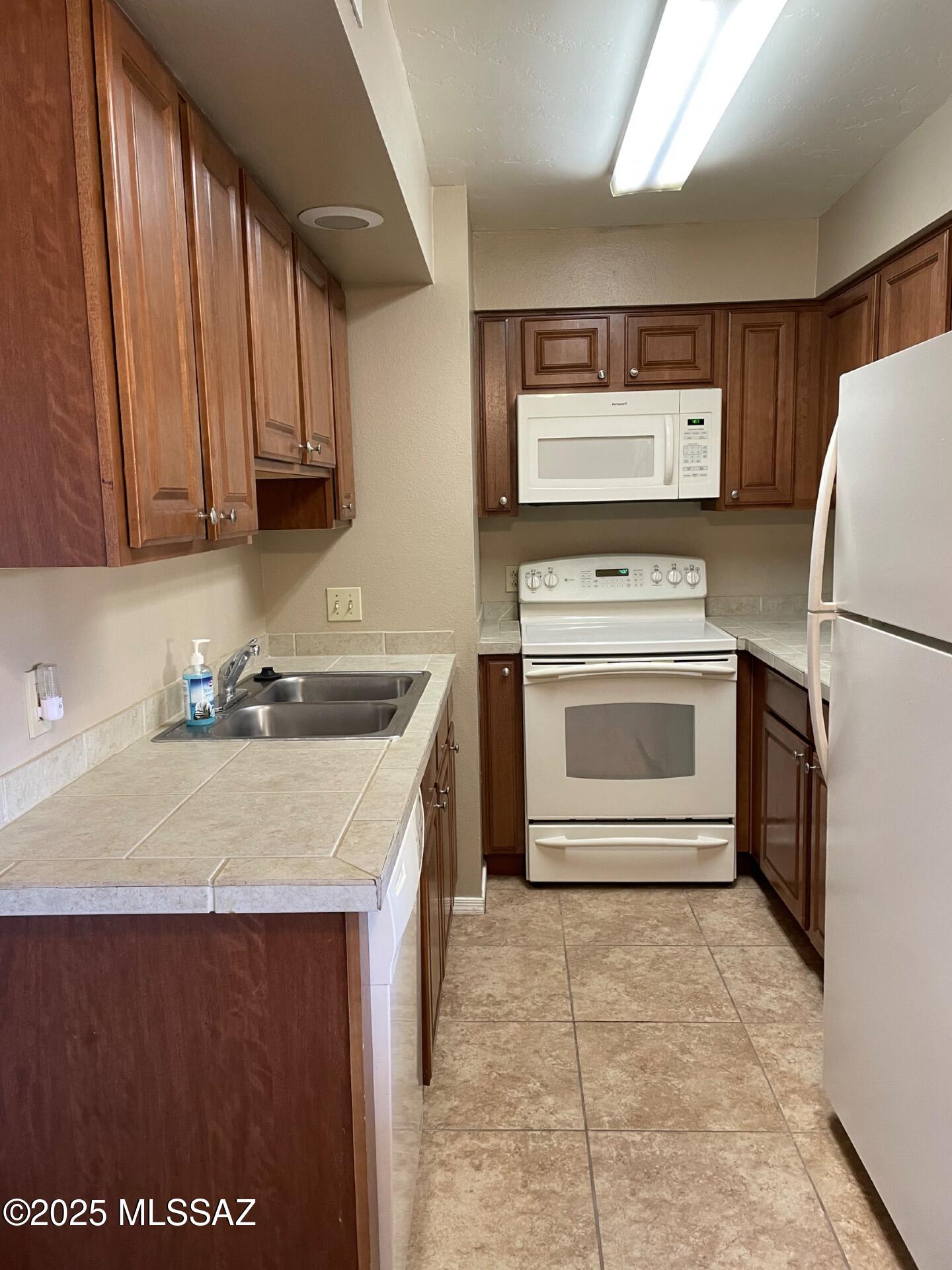 Casa Club Condominium - Residential Lease