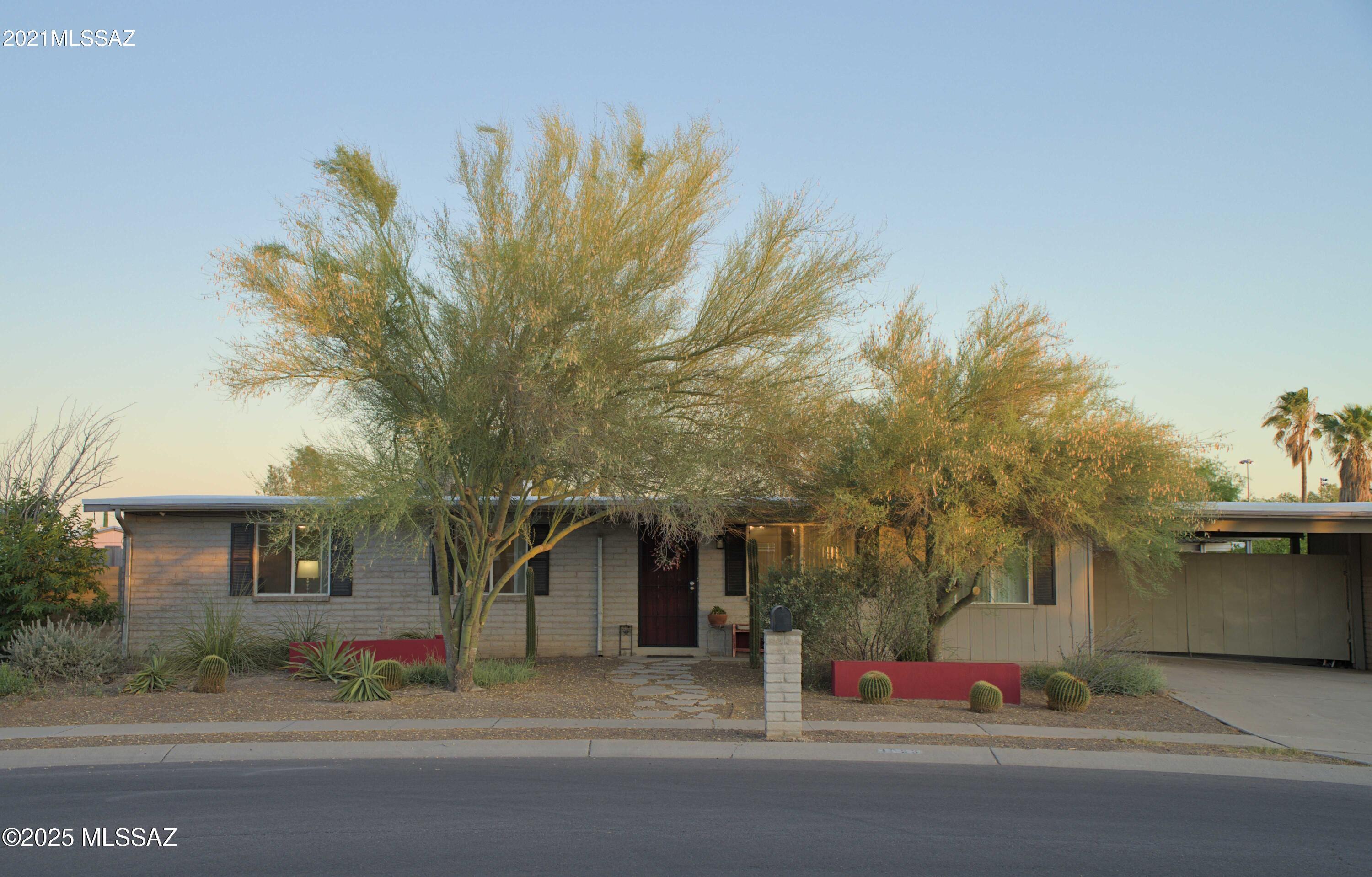 Casas Adobes Park (277-415) - Residential