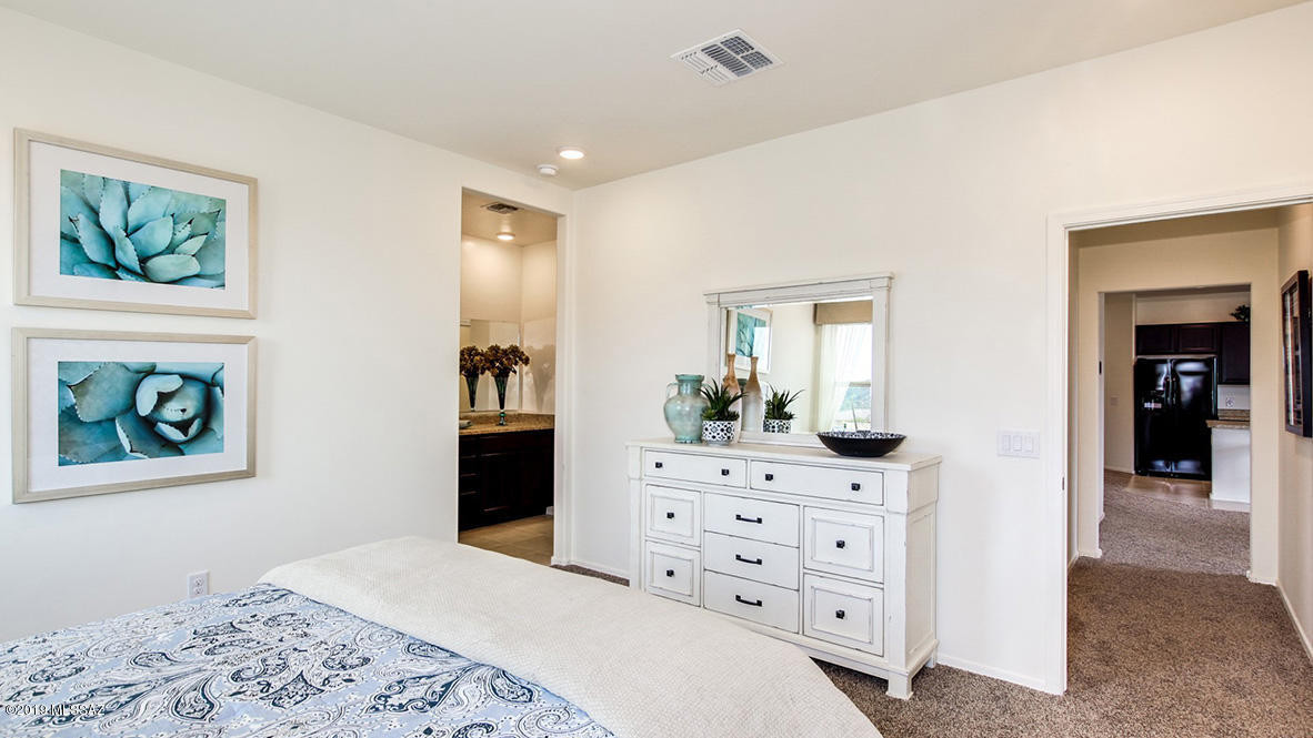 Saguaro Bloom SQ20180540069 - Residential