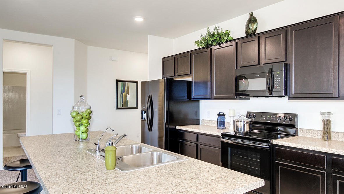 Saguaro Bloom SQ20180540069 - Residential