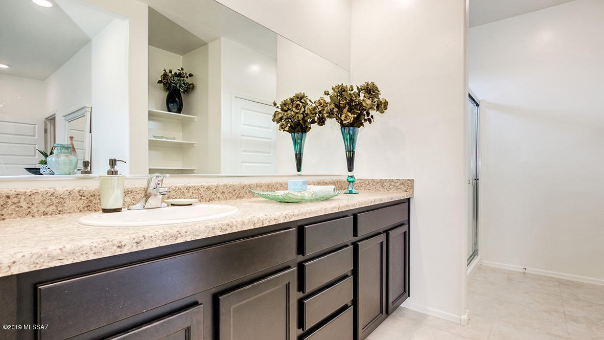 Saguaro Bloom SQ20180540069 - Residential