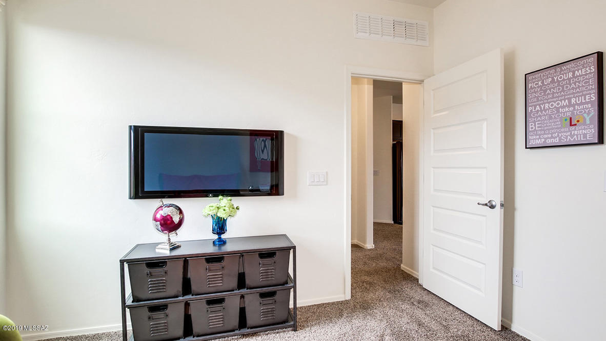 Saguaro Bloom SQ20180540069 - Residential