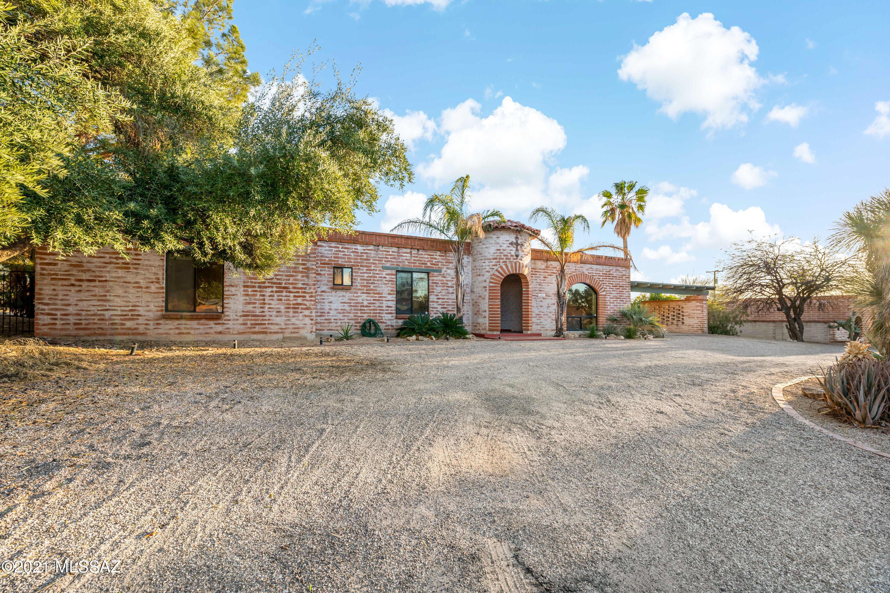 El Conquistador Estates - Residential Lease