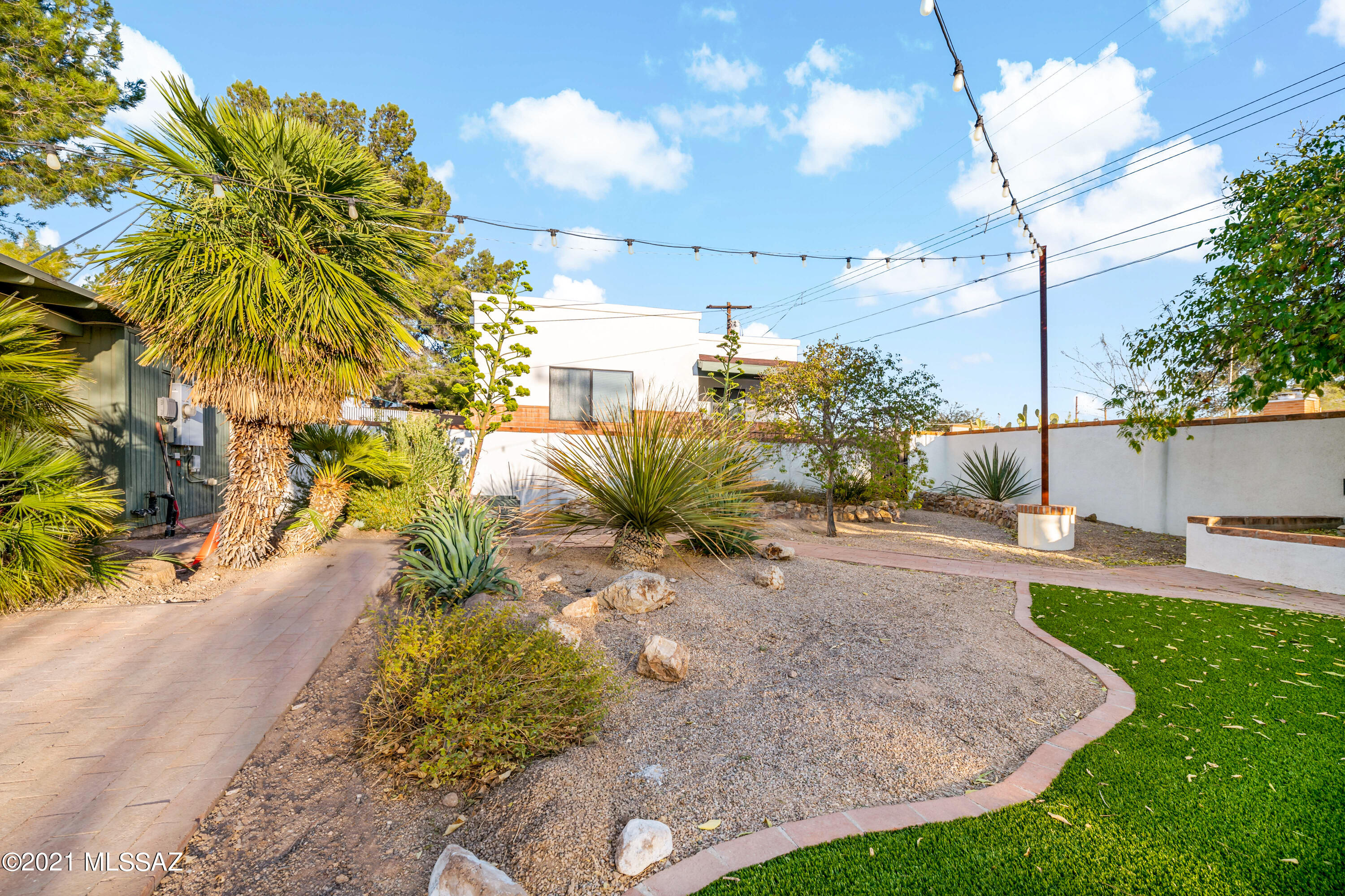 El Conquistador Estates - Residential Lease