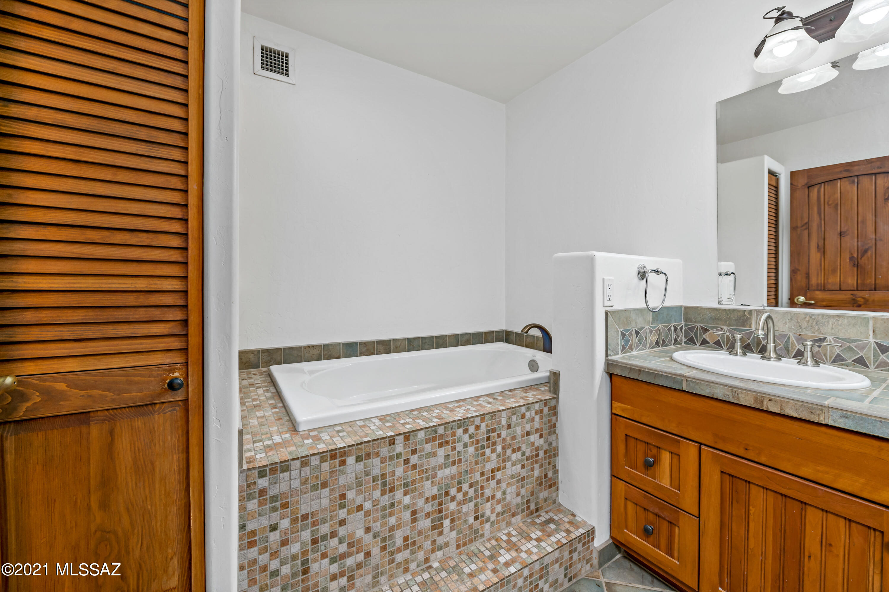El Conquistador Estates - Residential Lease