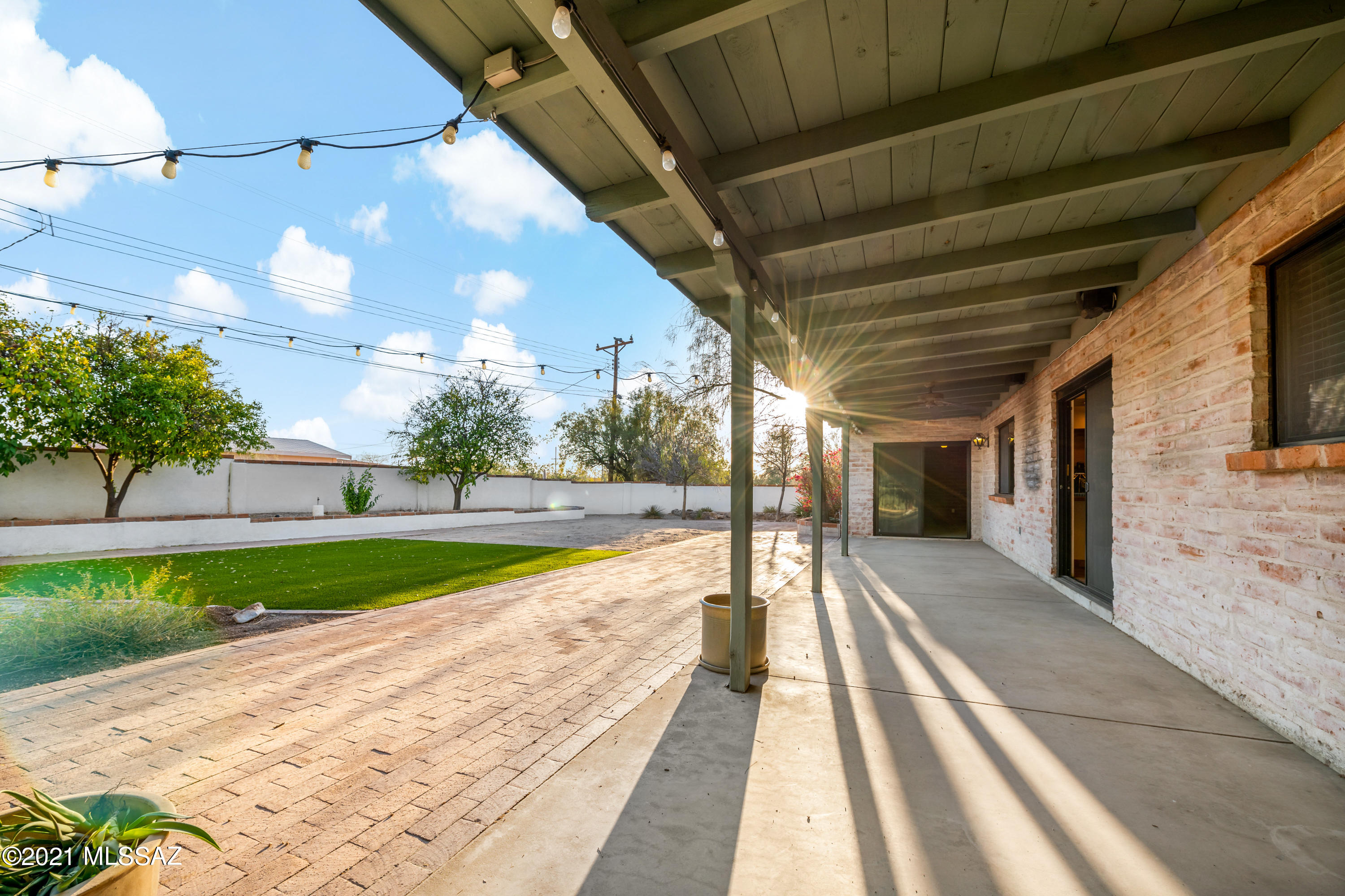 El Conquistador Estates - Residential Lease
