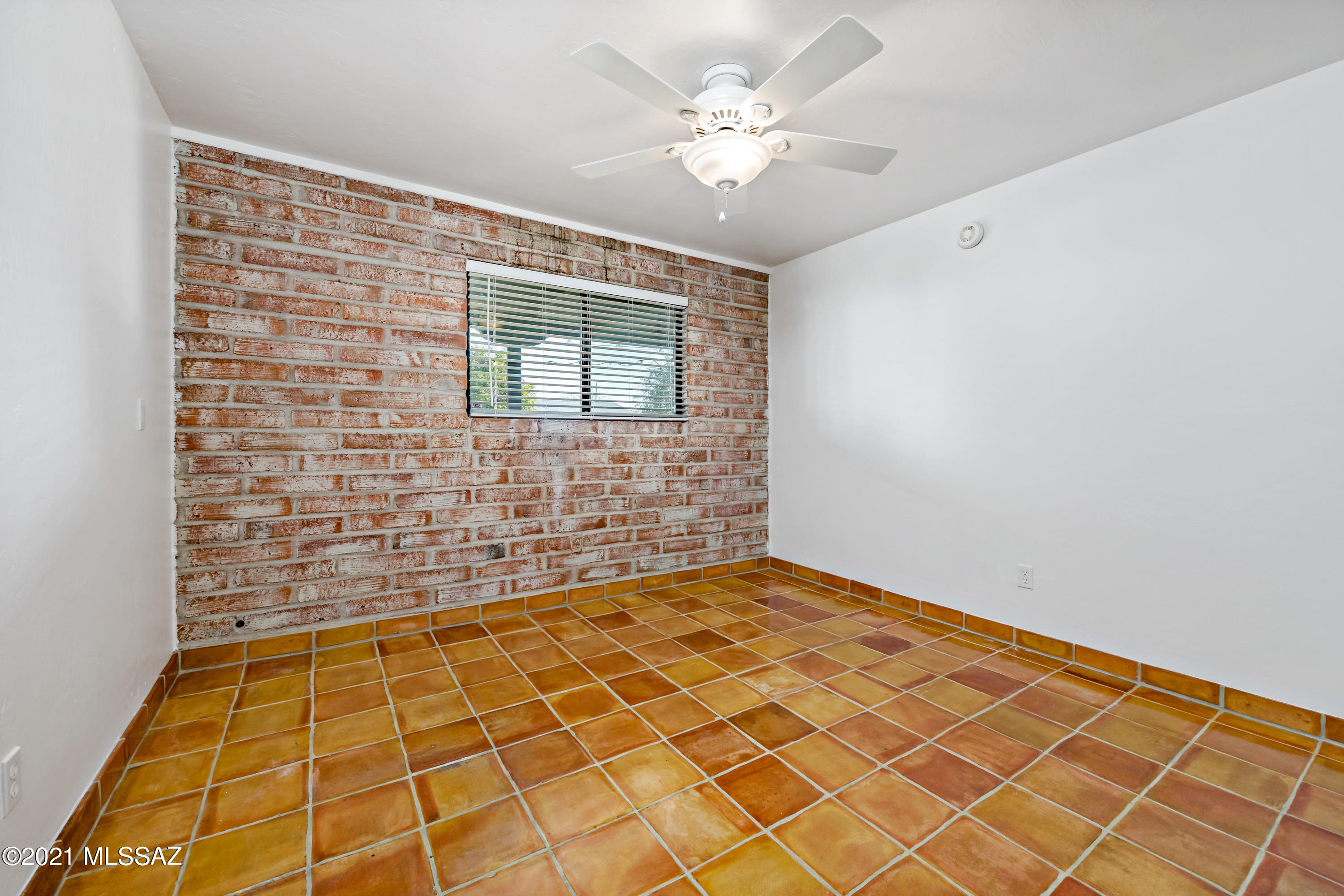 El Conquistador Estates - Residential Lease