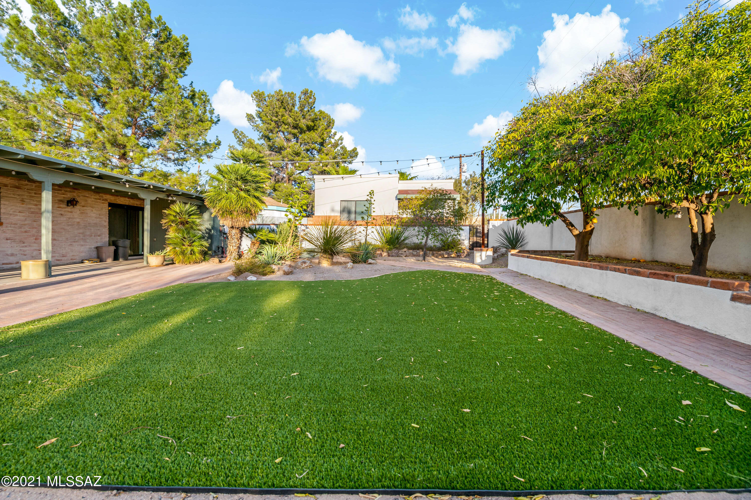 El Conquistador Estates - Residential Lease