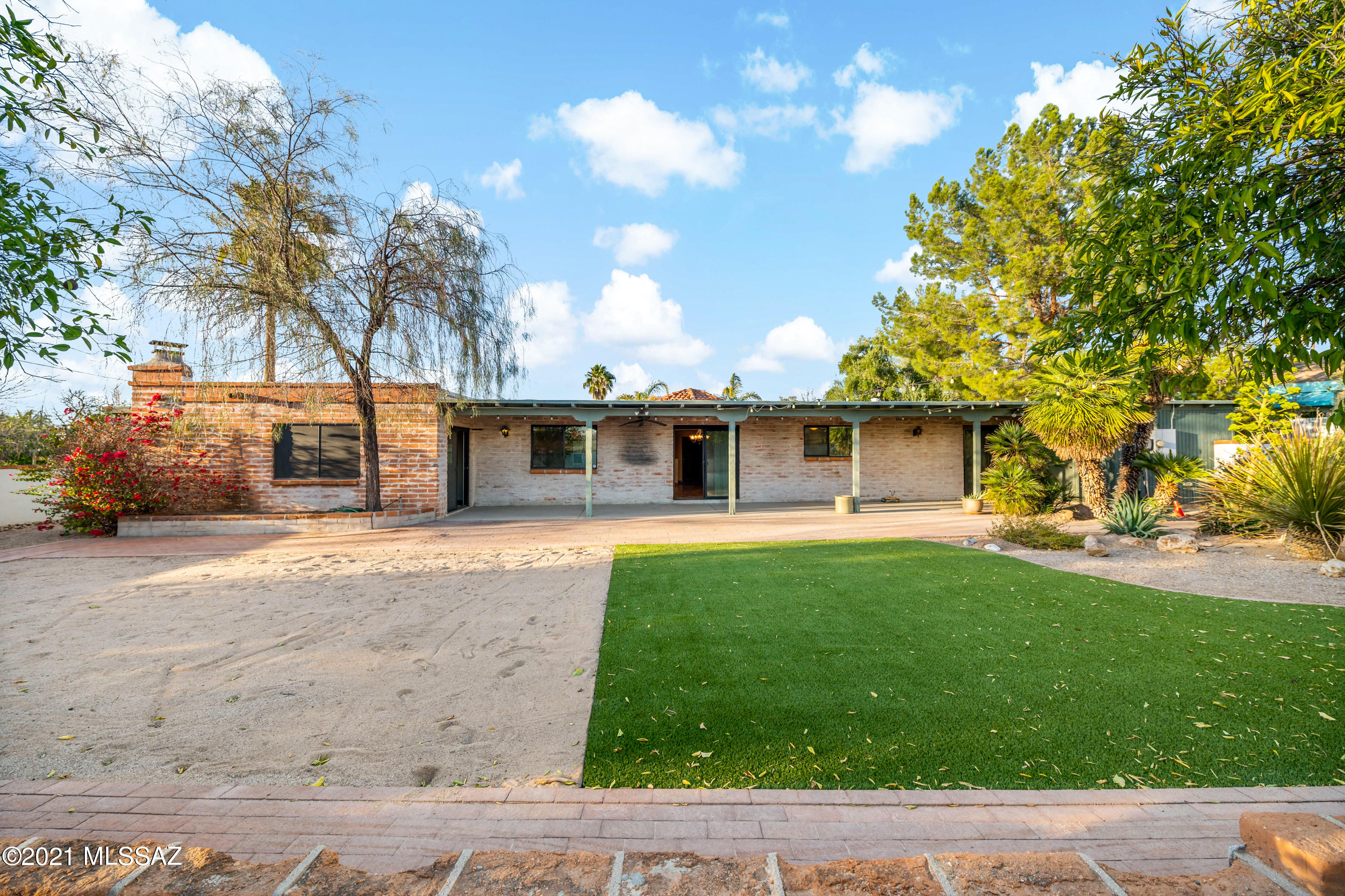 El Conquistador Estates - Residential Lease