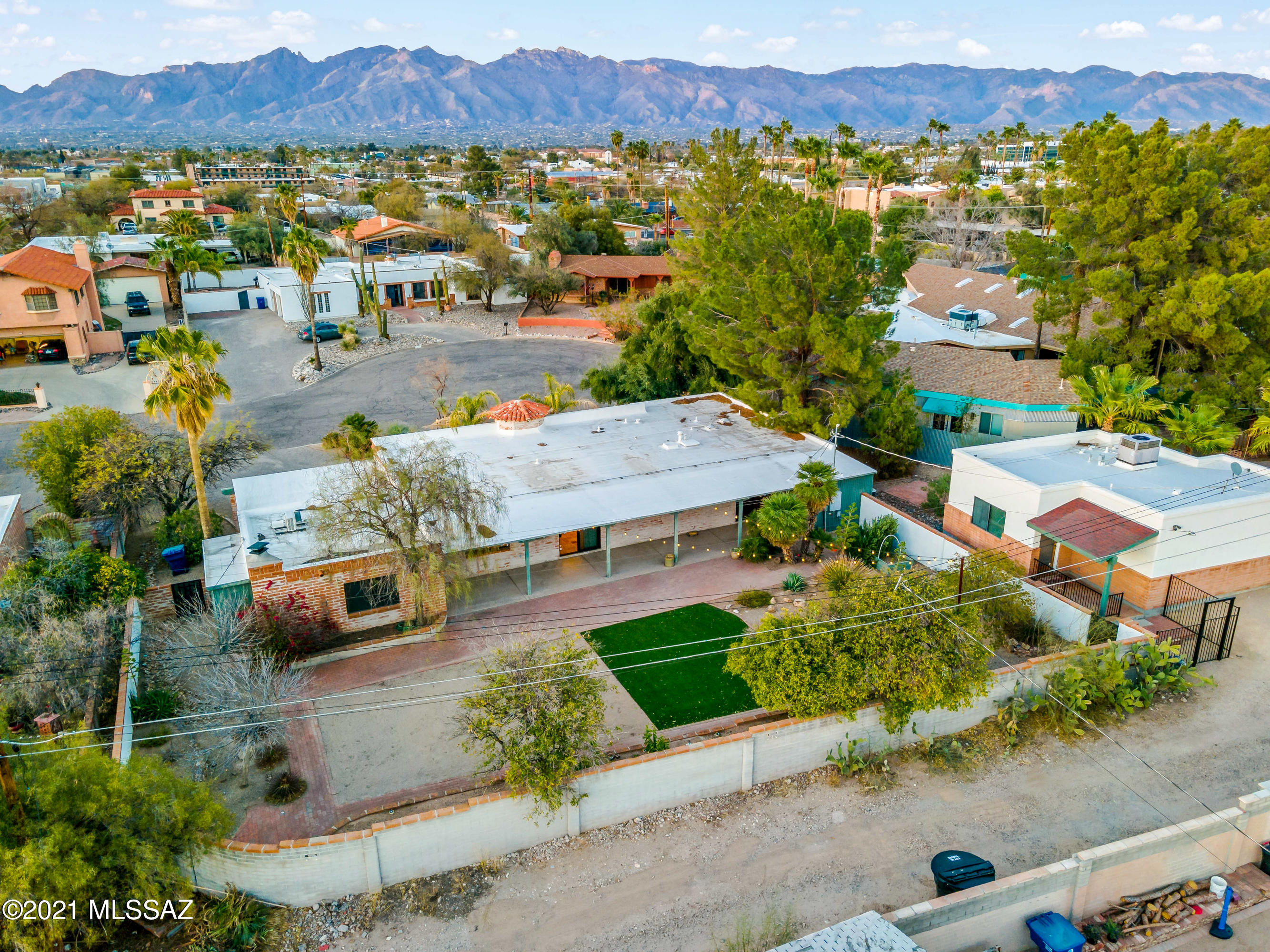 El Conquistador Estates - Residential Lease