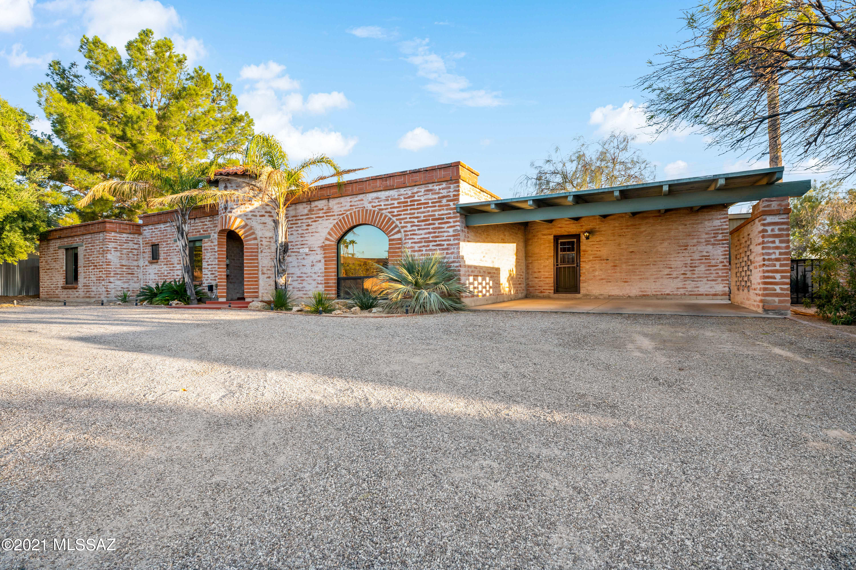 El Conquistador Estates - Residential Lease