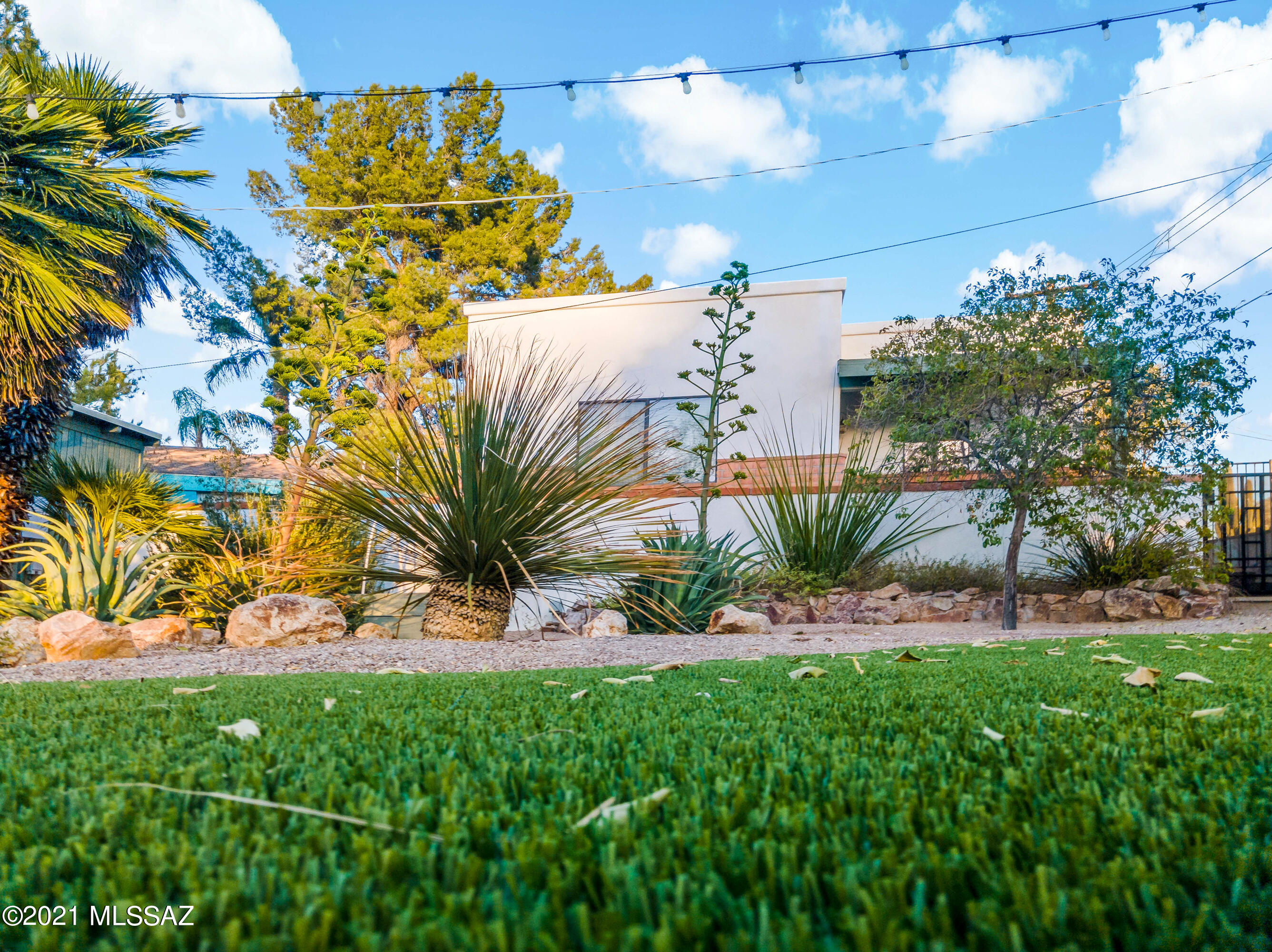 El Conquistador Estates - Residential Lease