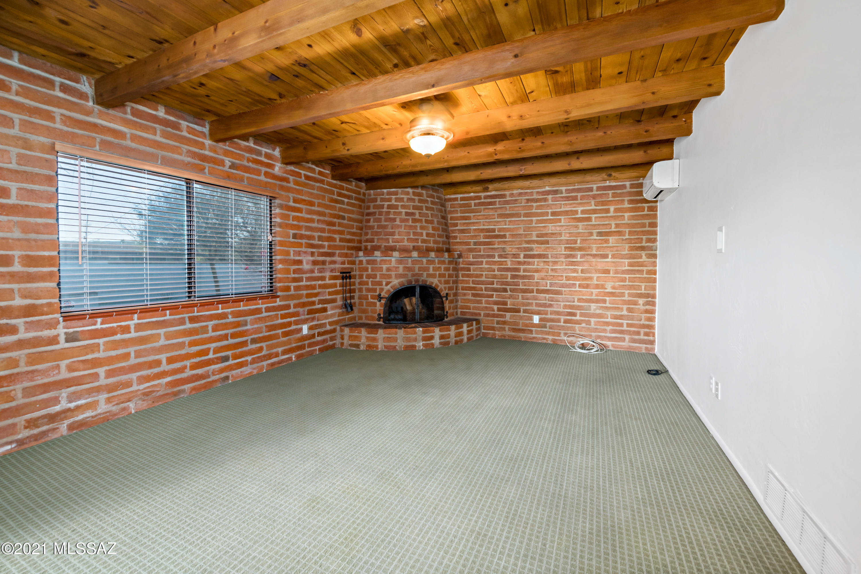 El Conquistador Estates - Residential Lease