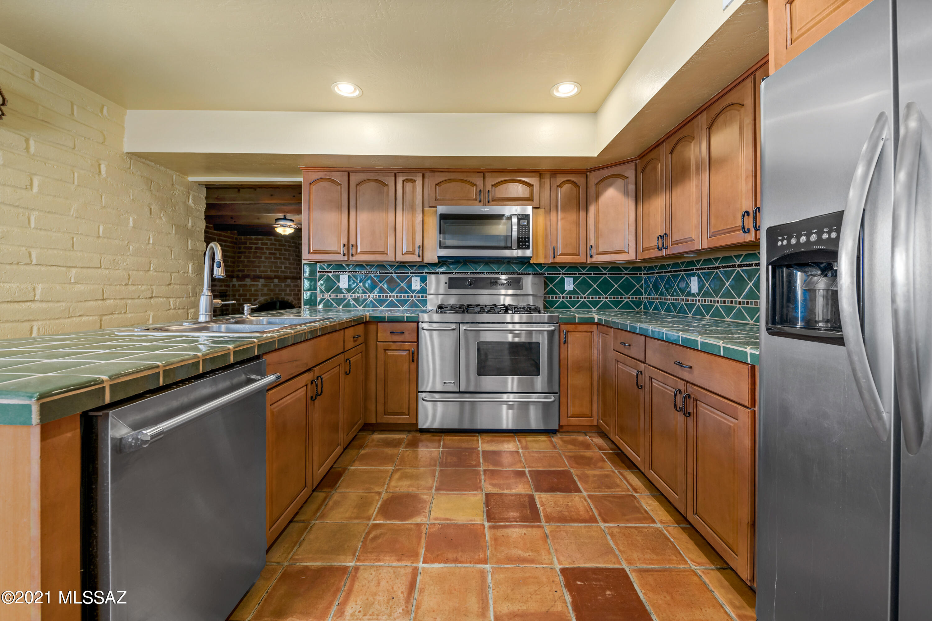 El Conquistador Estates - Residential Lease