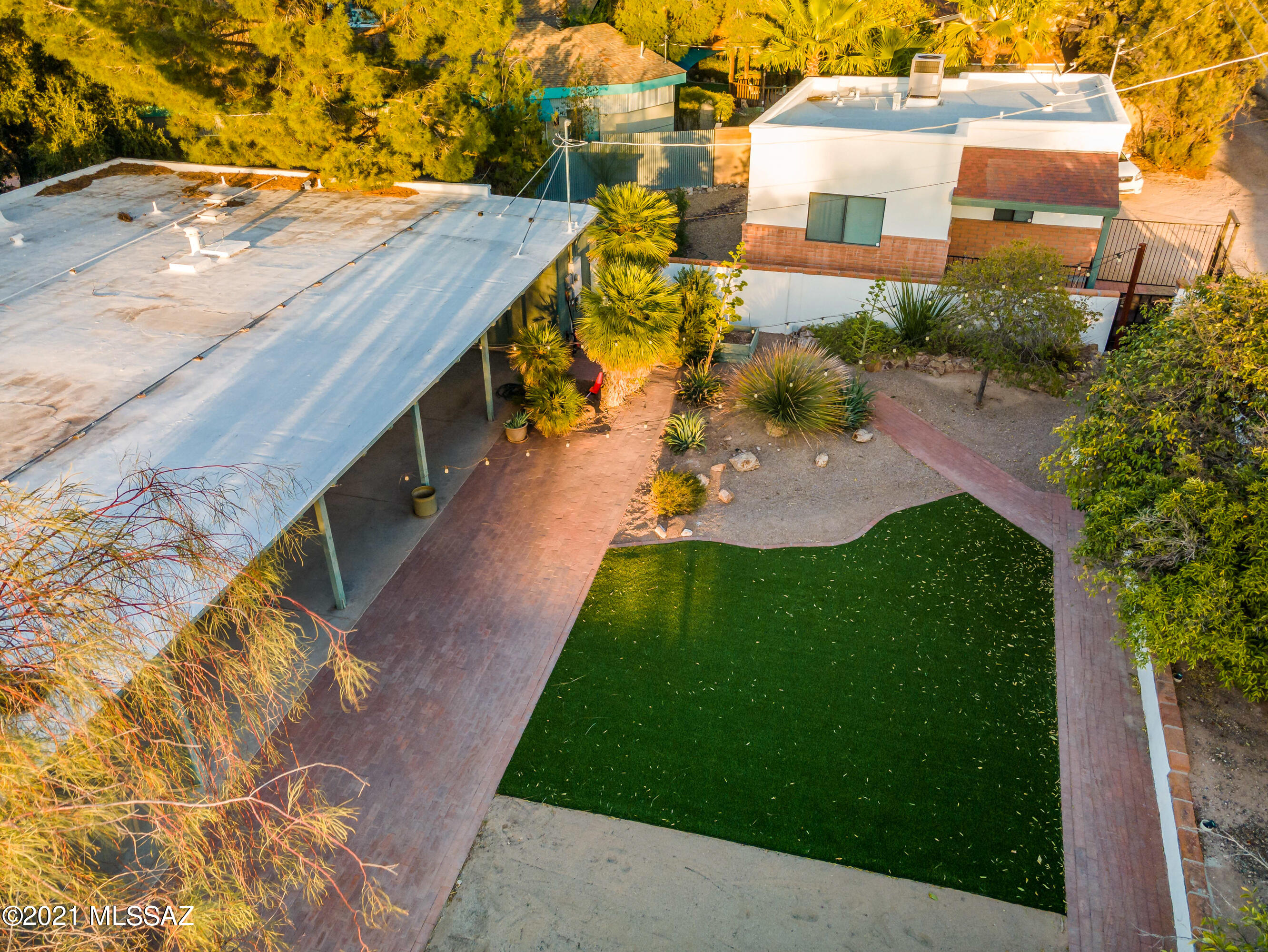 El Conquistador Estates - Residential Lease