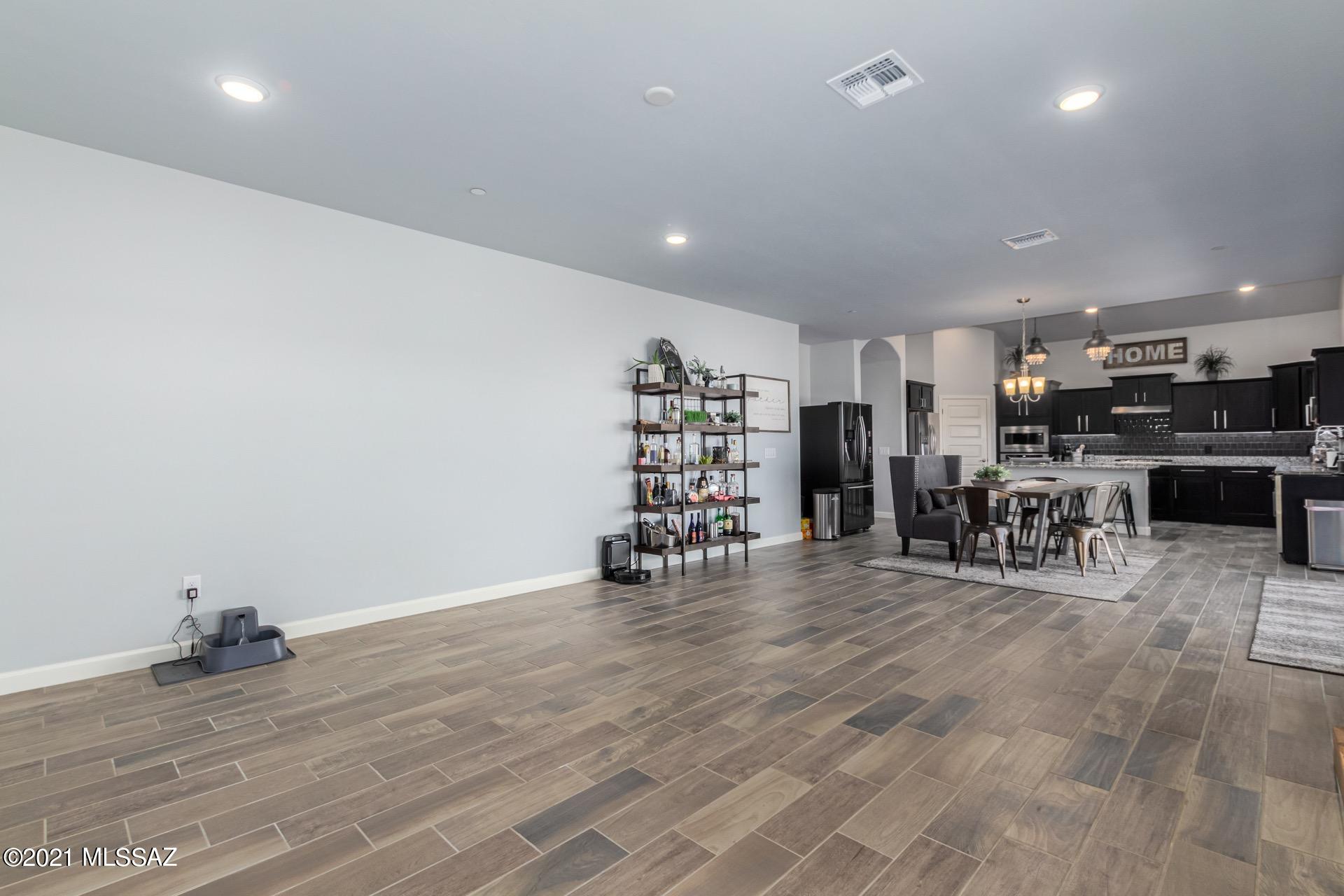 New Tucson Unit NO. 5 (1-312) - Residential