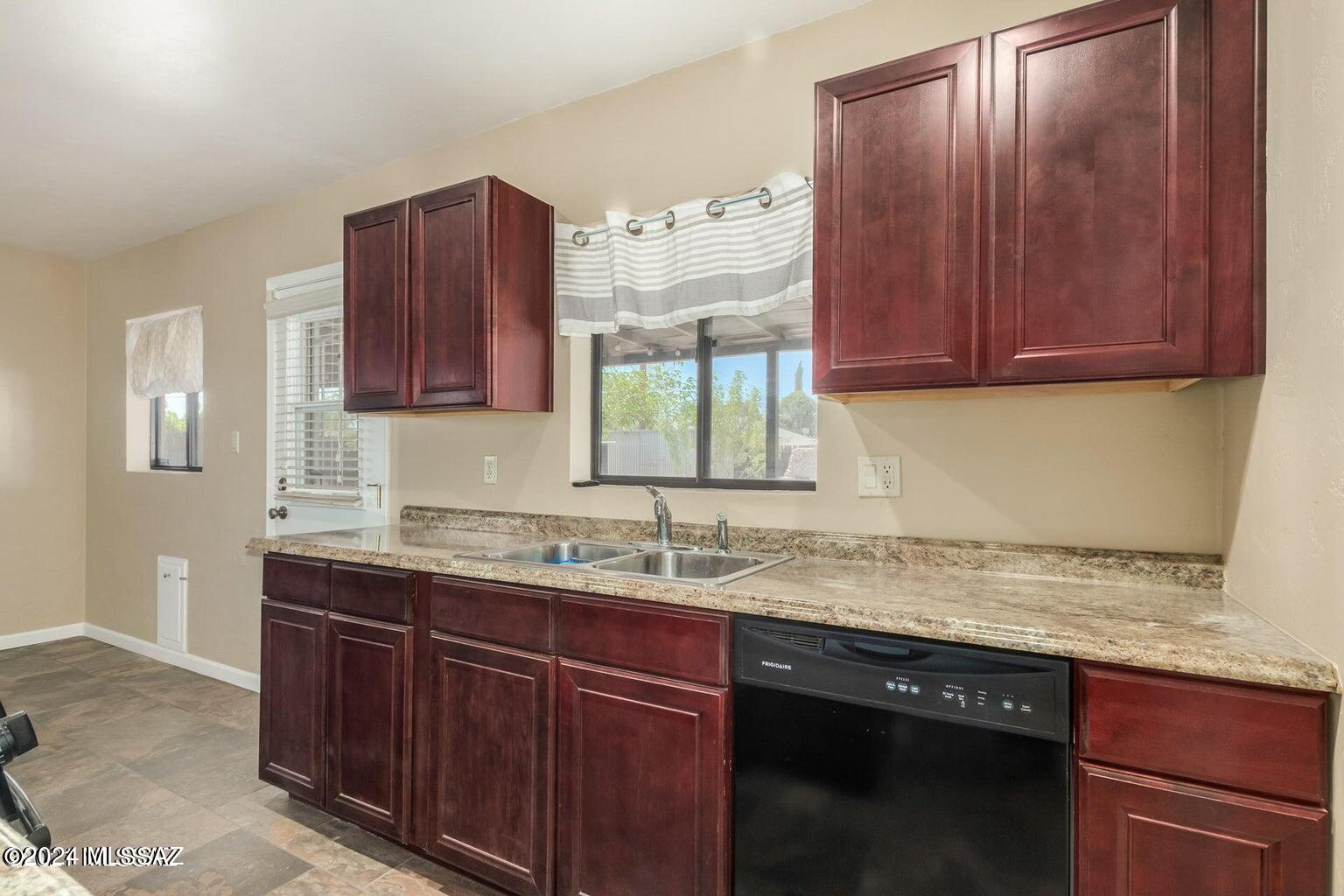 Del Monte Village - Residential Lease