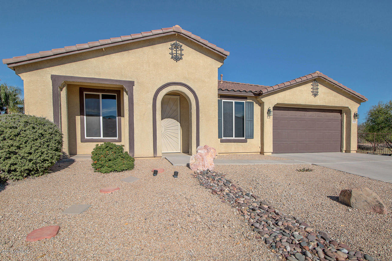 Price Range Listing: Seller will accept or counter offers between $219,900 - $229,900. Move-in Ready, SINGLE STORY,  4 bedroom home on PREMIUM Lot in desirable subdivision! No Neighbors directly behind or to the East! Spacious Floor Plan with separate
living areas, high ceilings, open kitchen w/ gas range, and jack/jill bathroom w/ dual sinks. Large backyard with covered patio, low care
landscaping and views! Desirable location....less than 15 minutes to UofA, Raytheon and Davis Monthan. Neighborhood amenities include
parks, basketball and volleyball courts.