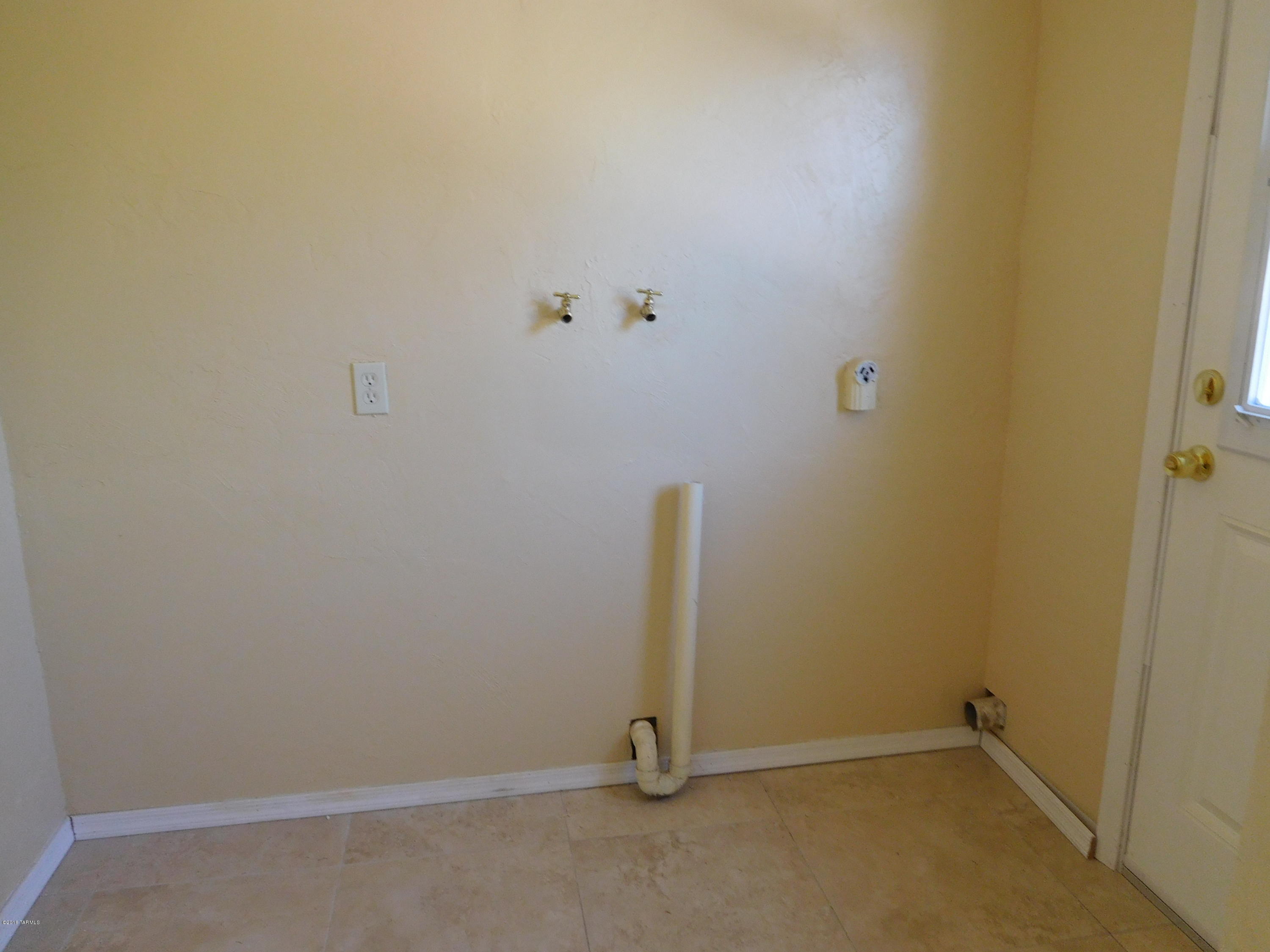 Mission Manor - Residential