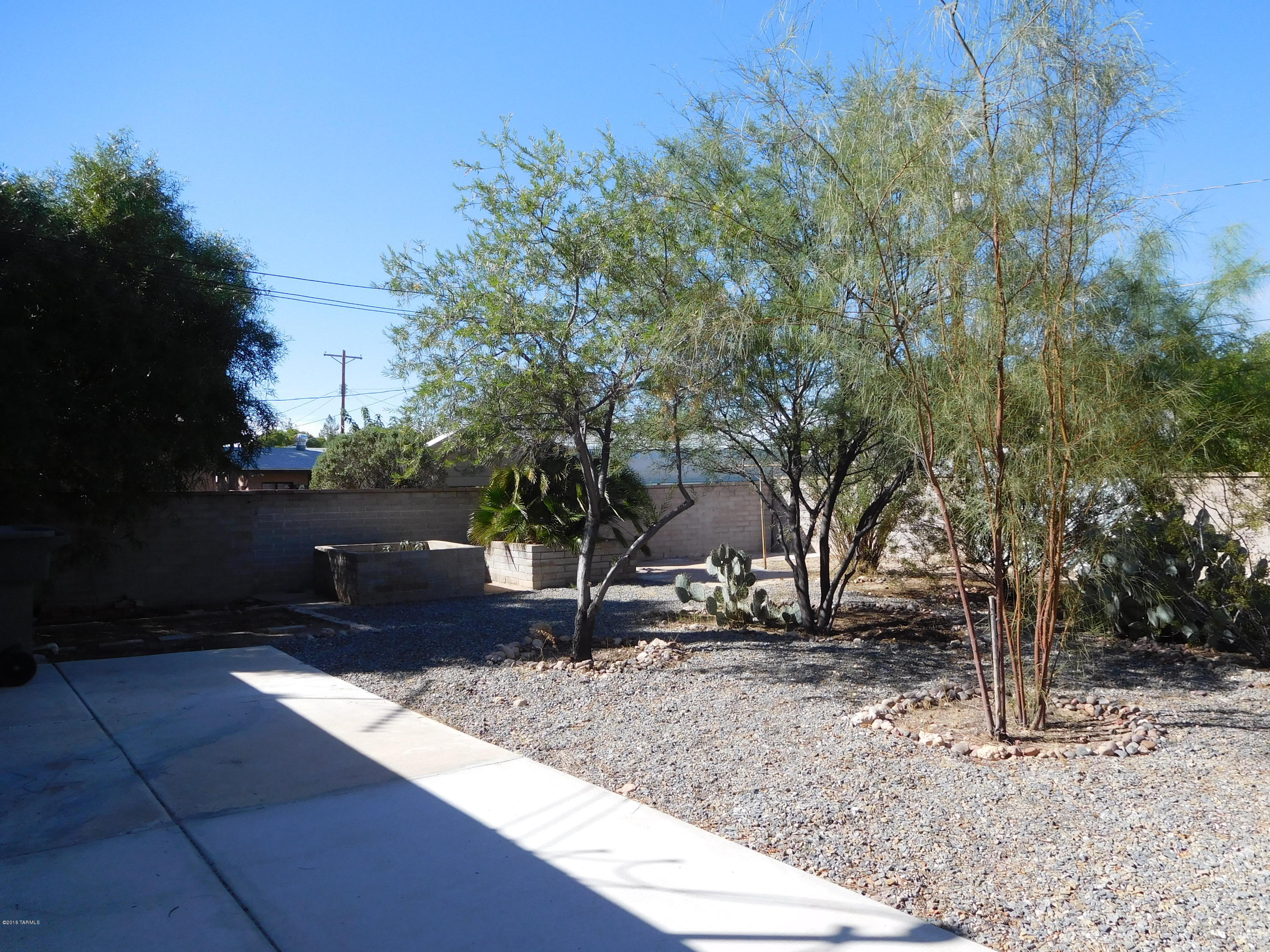 Mission Manor - Residential