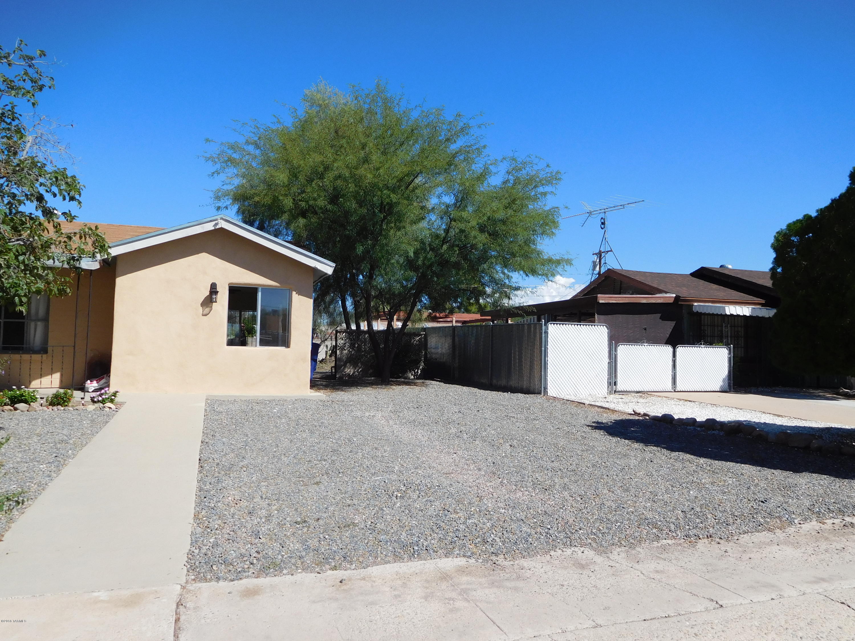 Mission Manor - Residential